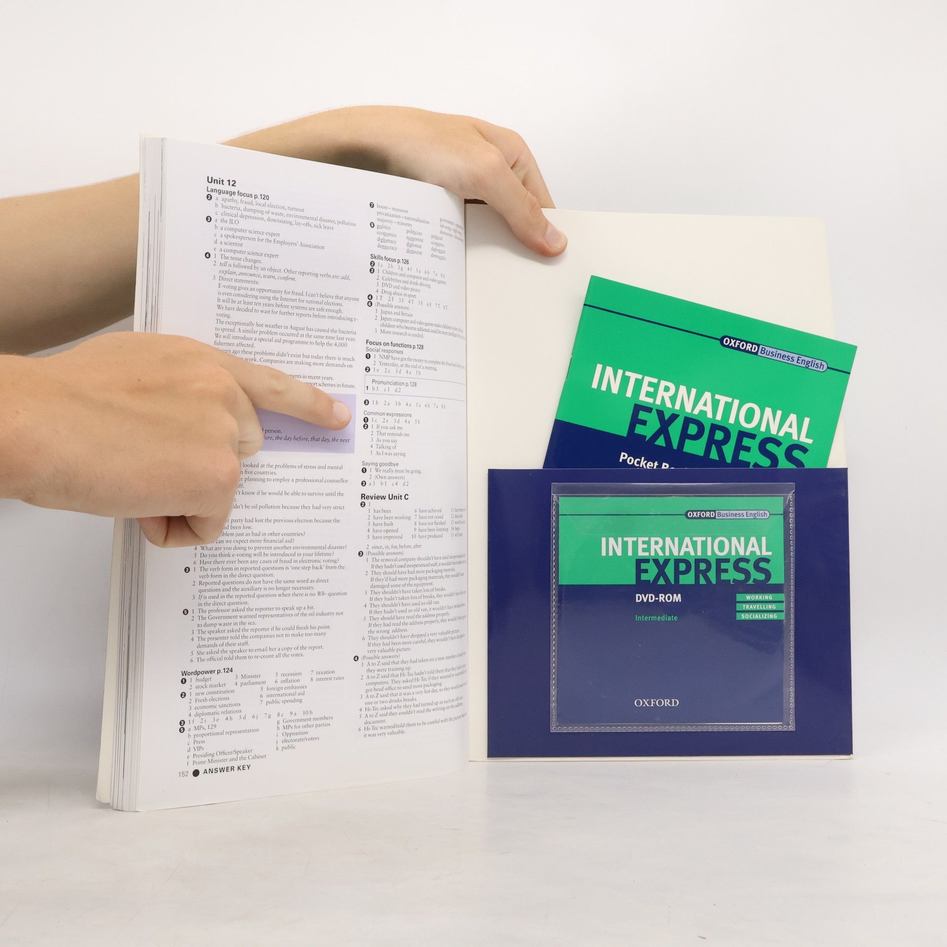 Liz Taylor International express. Intermediate. Student's book