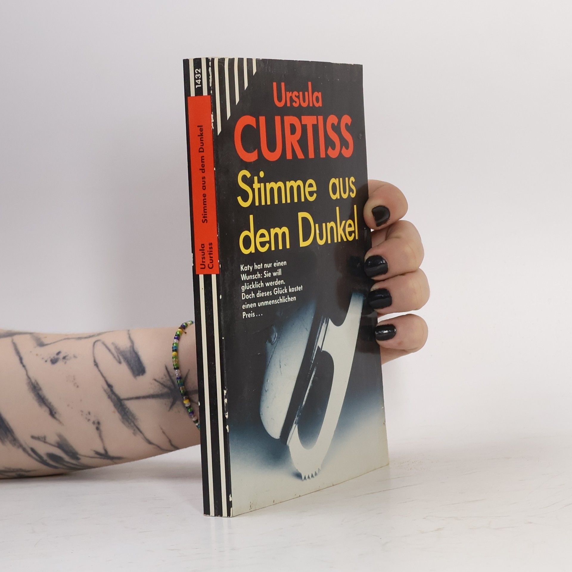 Ursula Curtiss Stimme aus dem Dunkel