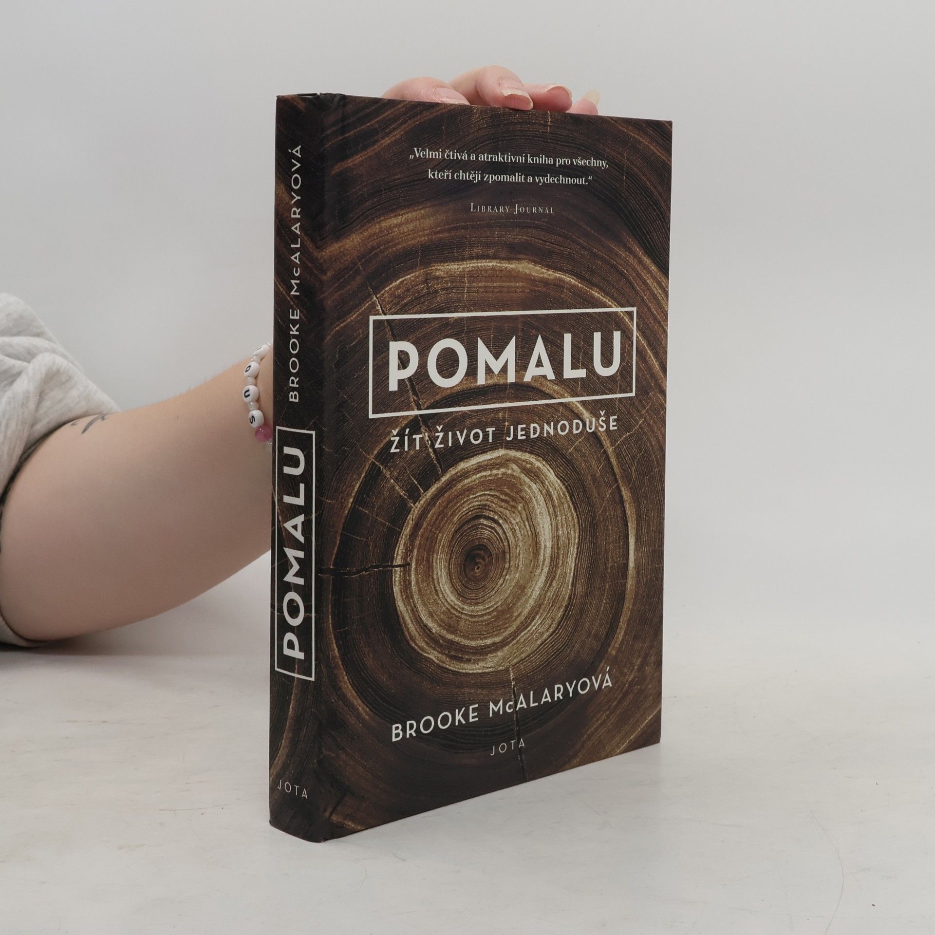 Brooke McAlary Pomalu