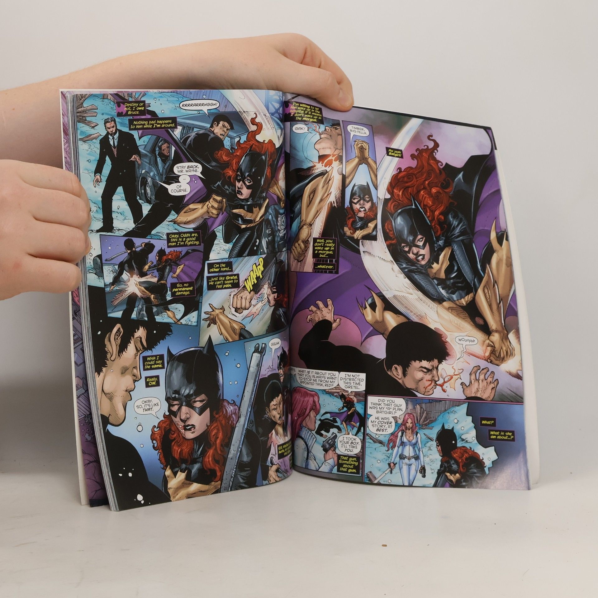 Gail Simone Batgirl. Vol 1: The darkest reflection