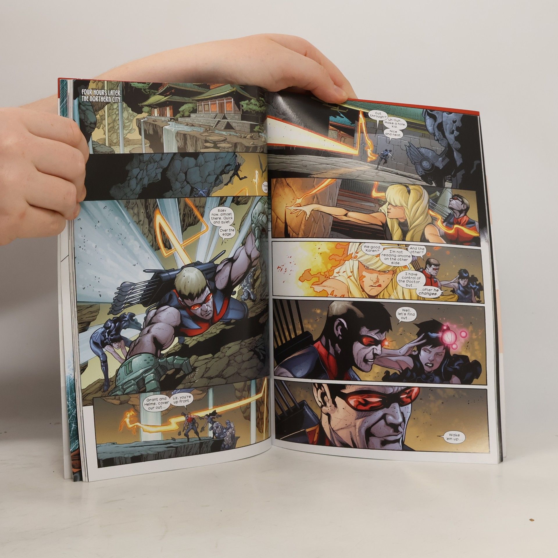 Jonathan Hickman Ultimate Comics Hawkeye
