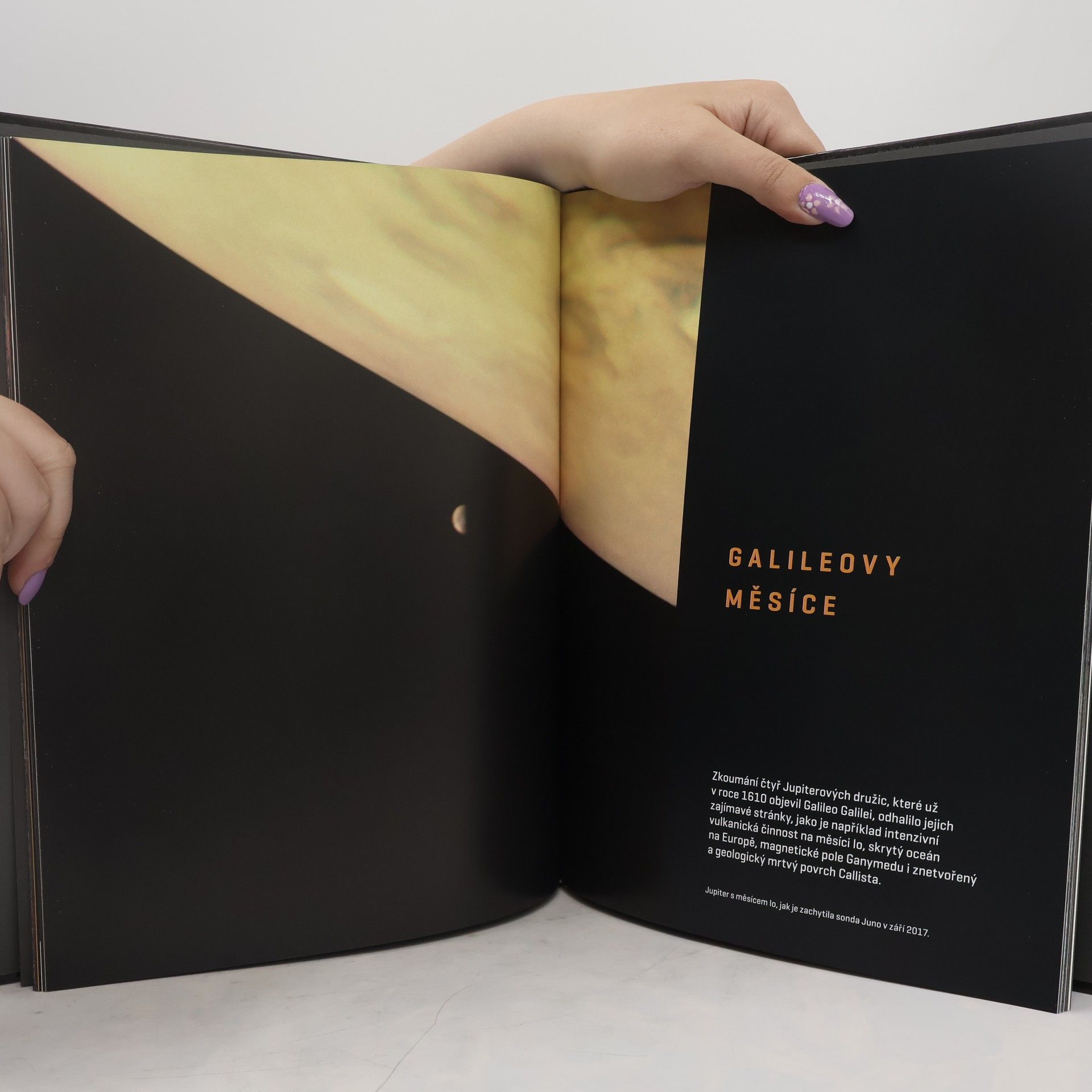 Autorenkollektiv Atlas vesmíru 32. Jupiterovy měsíce