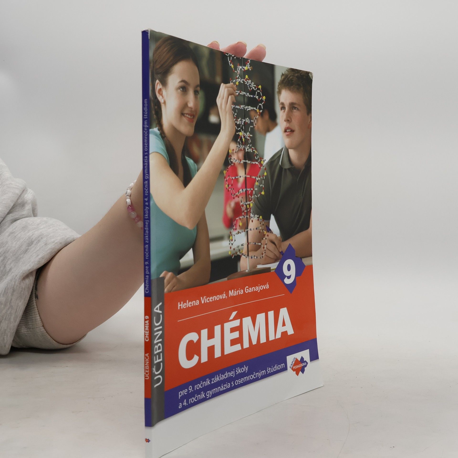 Chémia pre 9. ročník základnej školy a 4. ročník gymnázia s osemročným štúdiom