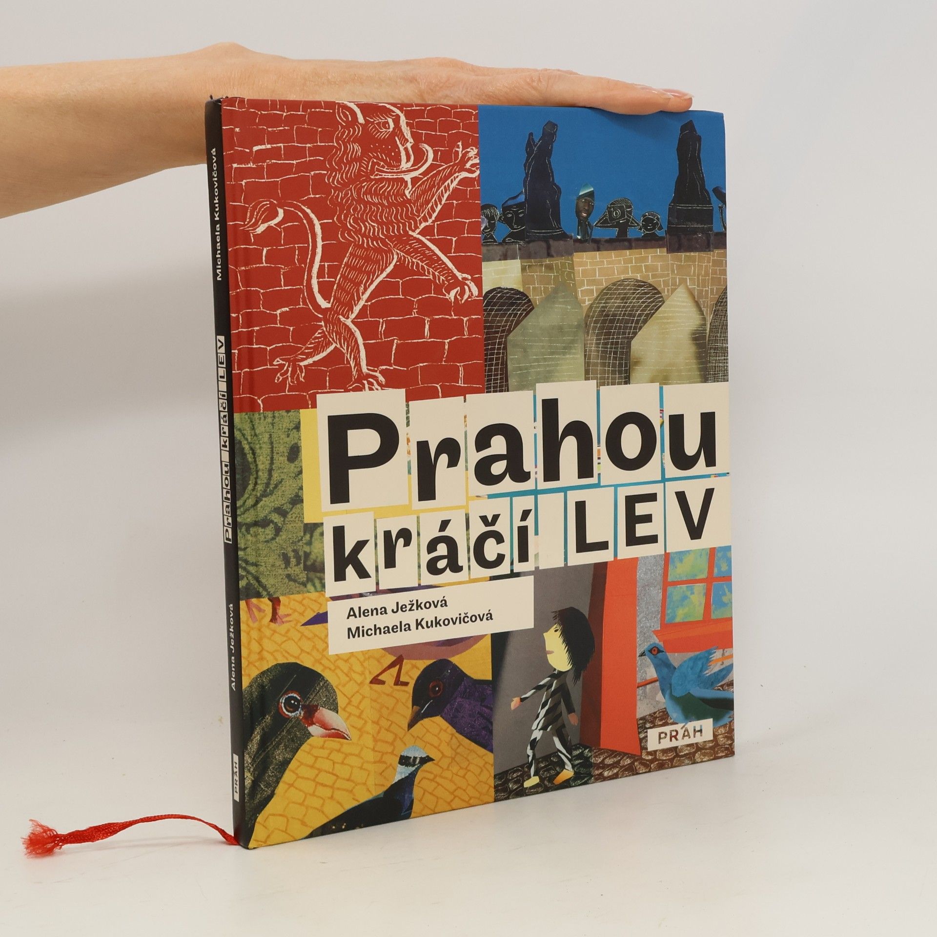 Alena Ježková Prahou kráčí lev