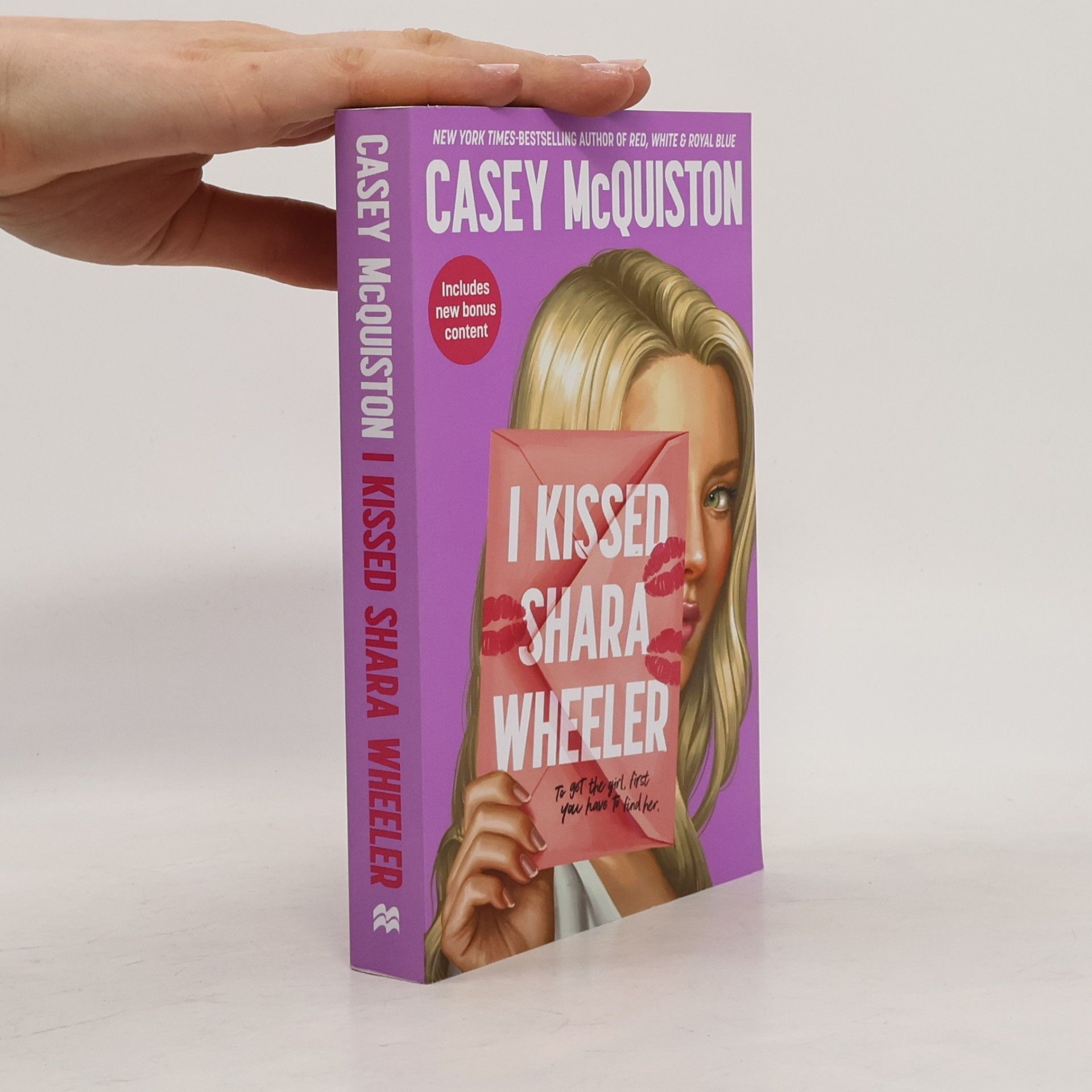 Casey McQuiston I kissed Shara Wheeler