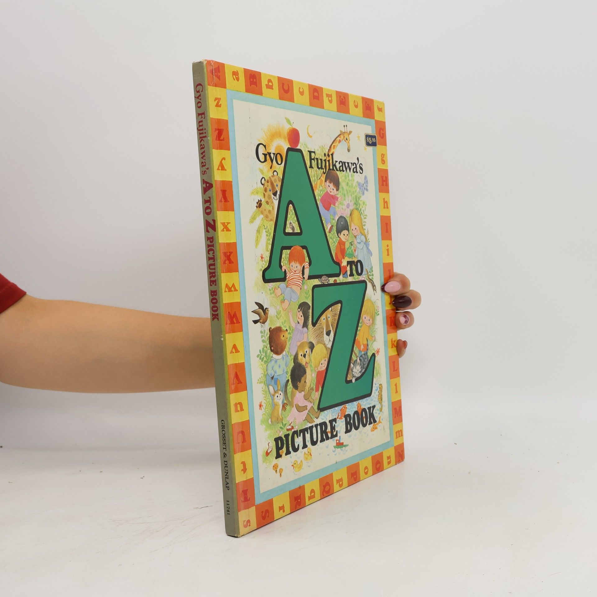 Gyo Fujikawa's A to Z Picture Book