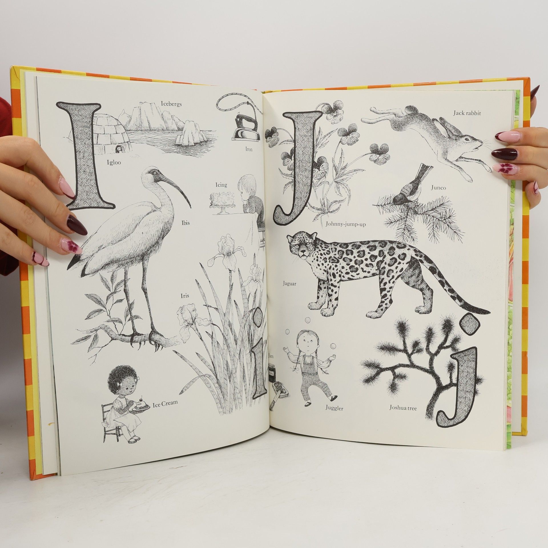 Gyo Fujikawa Gyo Fujikawa's A to Z Picture Book