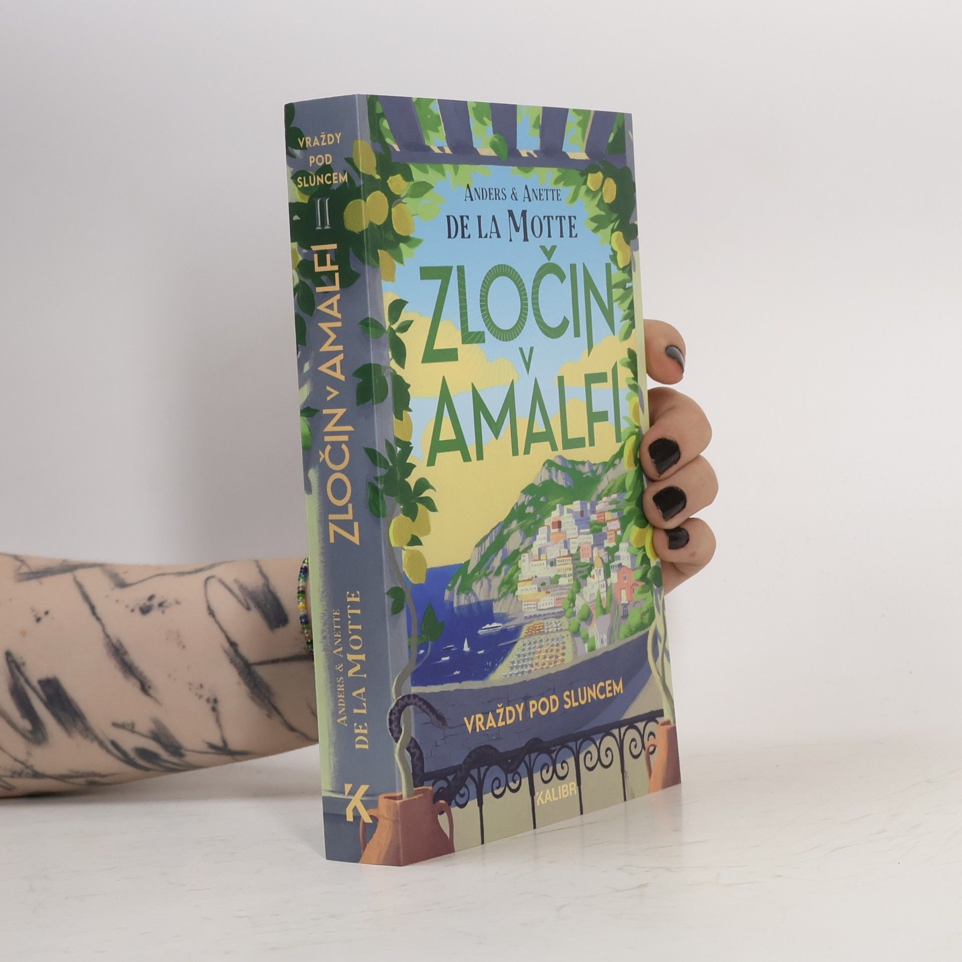 Anette De la Motte Vraždy pod sluncem II: Zločin v Amalfi