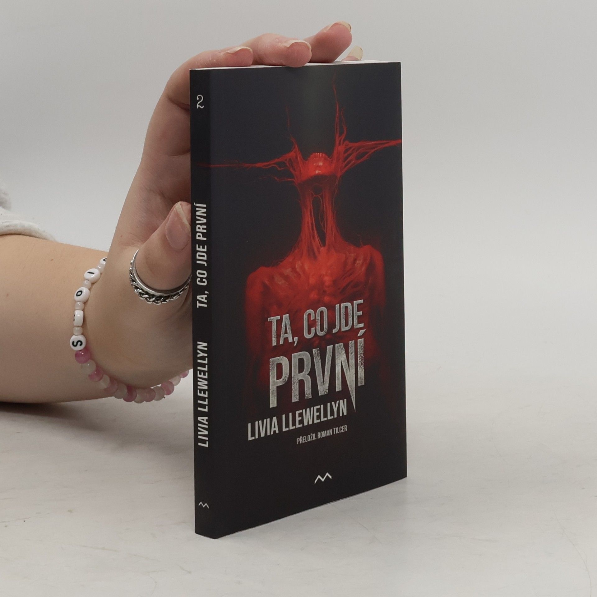 Livia Llewellyn Ta, co jde první