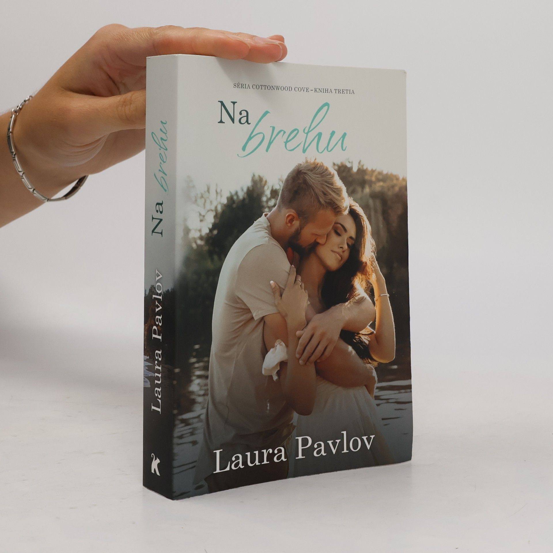 Laura Pavlov Na brehu