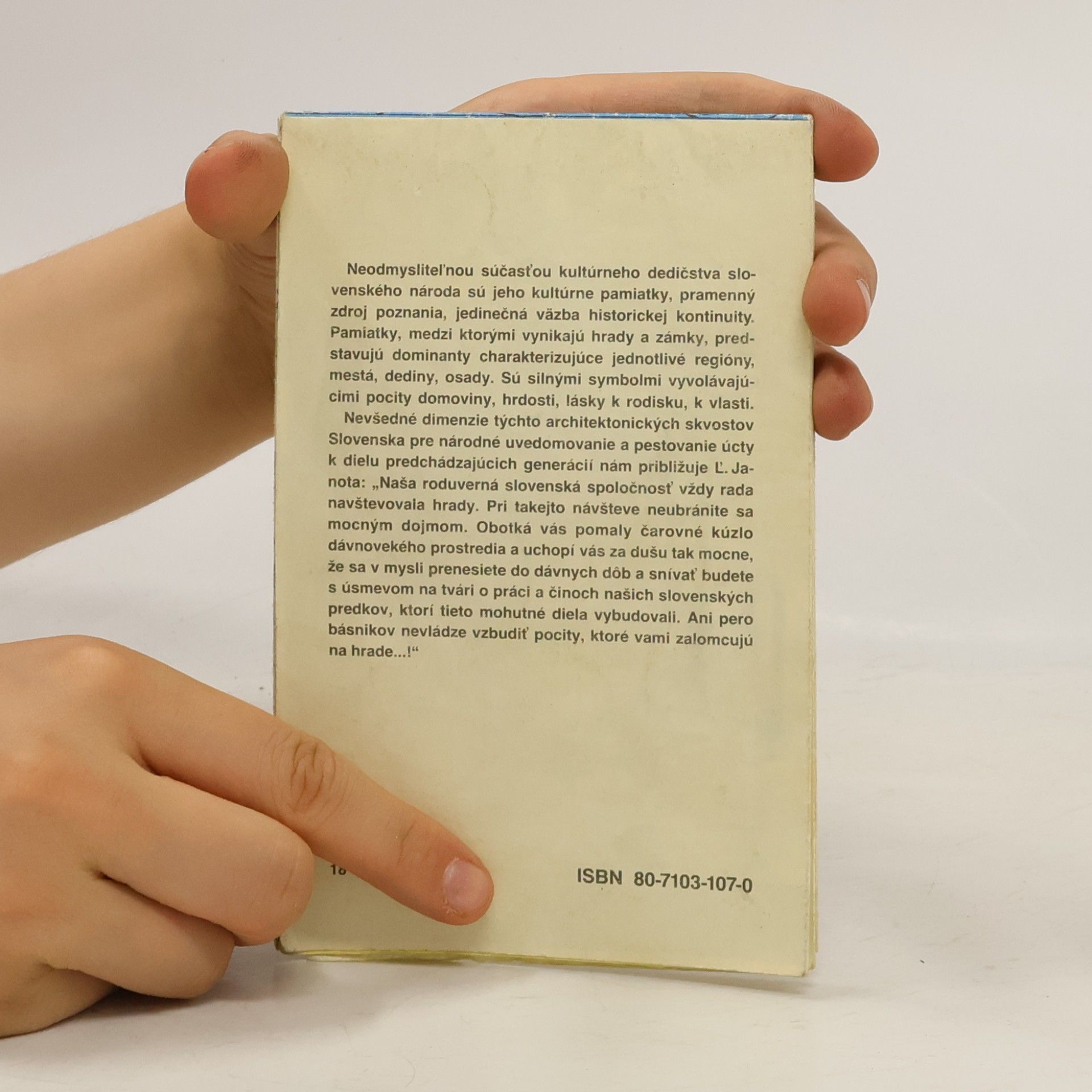 Autorenkollektiv Stojeden hradov a zámkov Slovenska