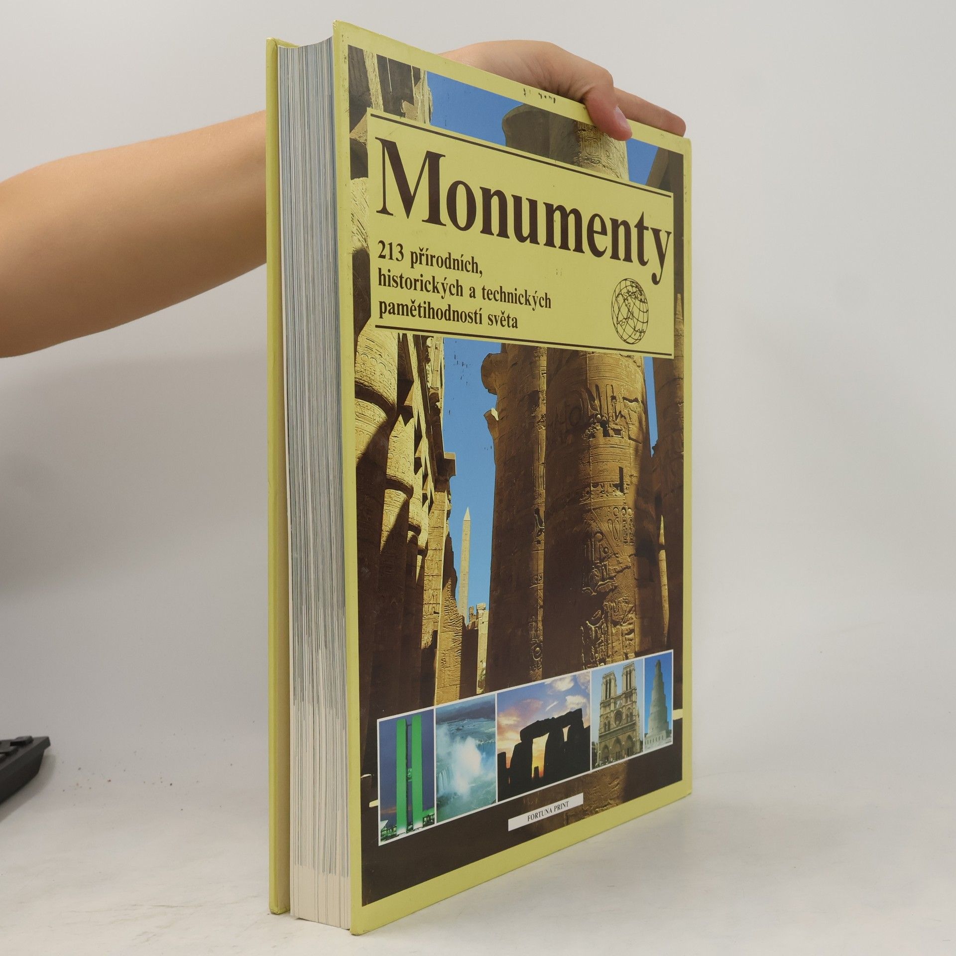 Autorenkollektiv Monumenty: 213 prírodných, historických a technických pamätihodností sveta