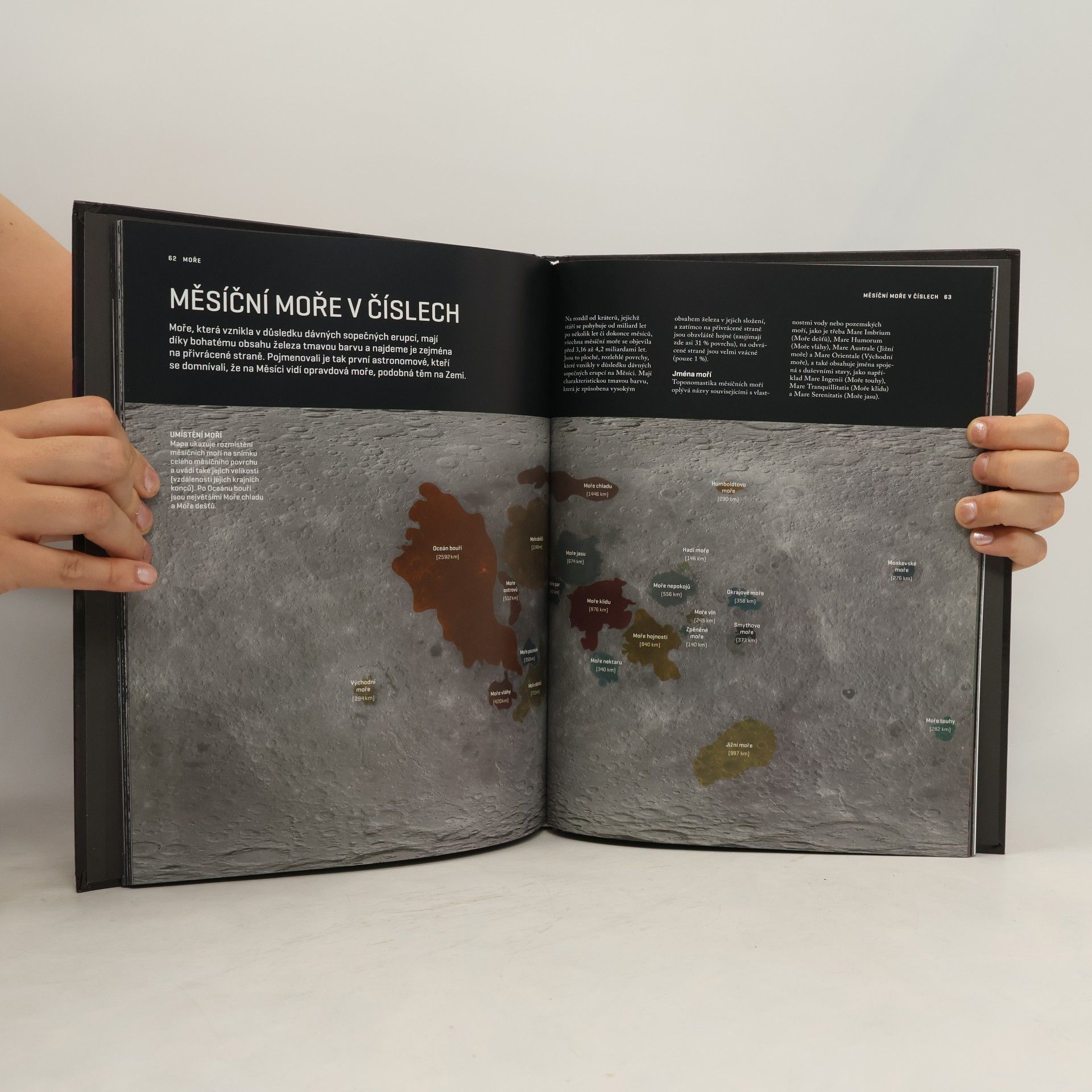 Autores varios Atlas vesmíru. Mapování Měsíce