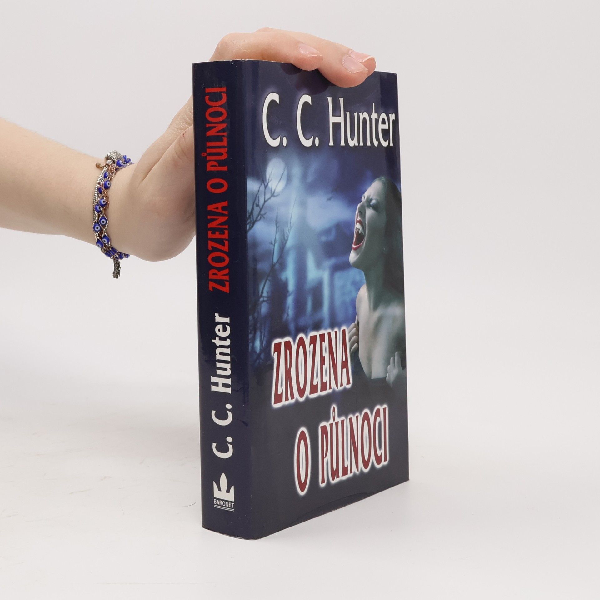 C.C. Hunter Zrozena o půlnoci