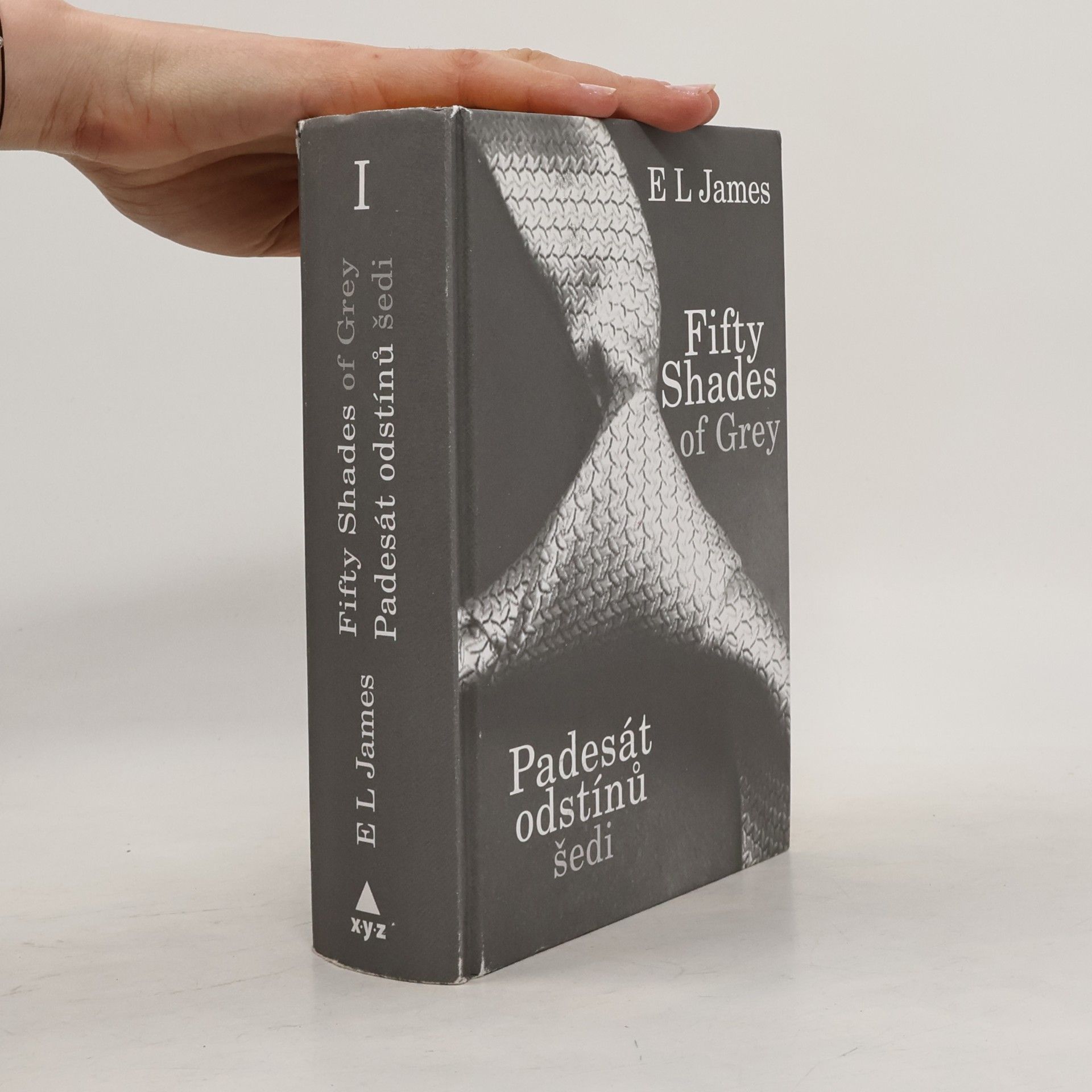 E. L. James Padesát odstínů šedi