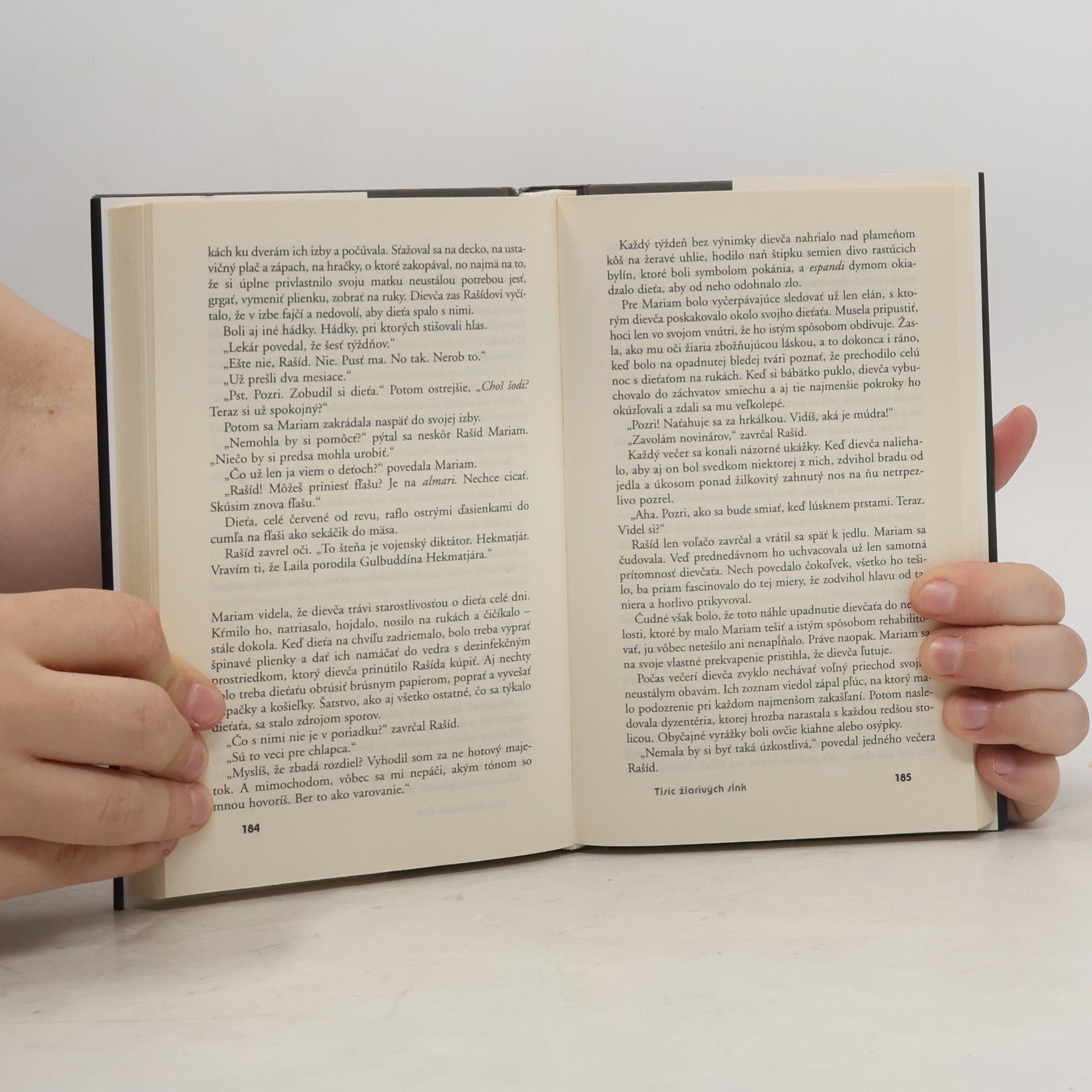 Khaled Hosseini Tisíc žiarivých sĺnk