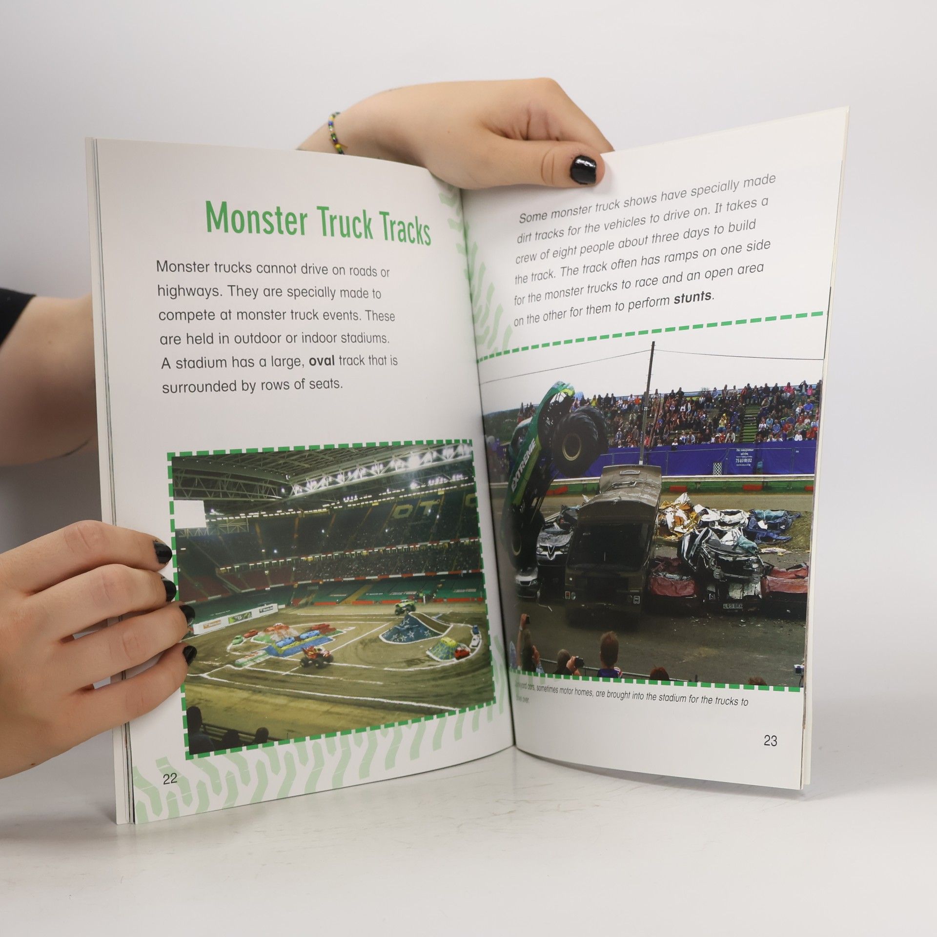 Lynn Peppas Vehicles on the Move: Monster Trucks