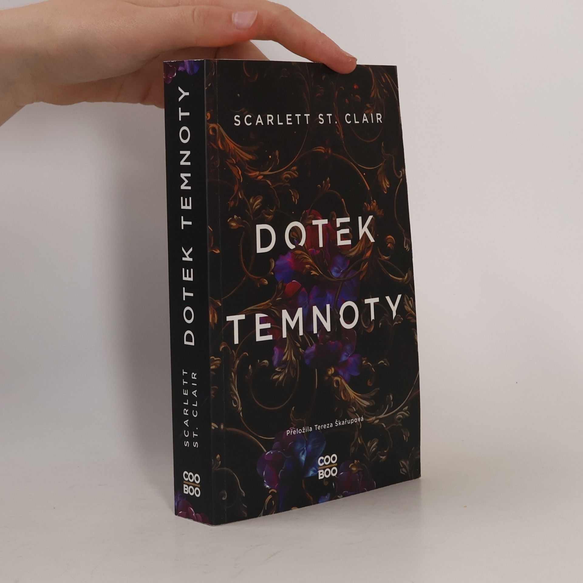 Scarlett St. Clair Dotek temnoty