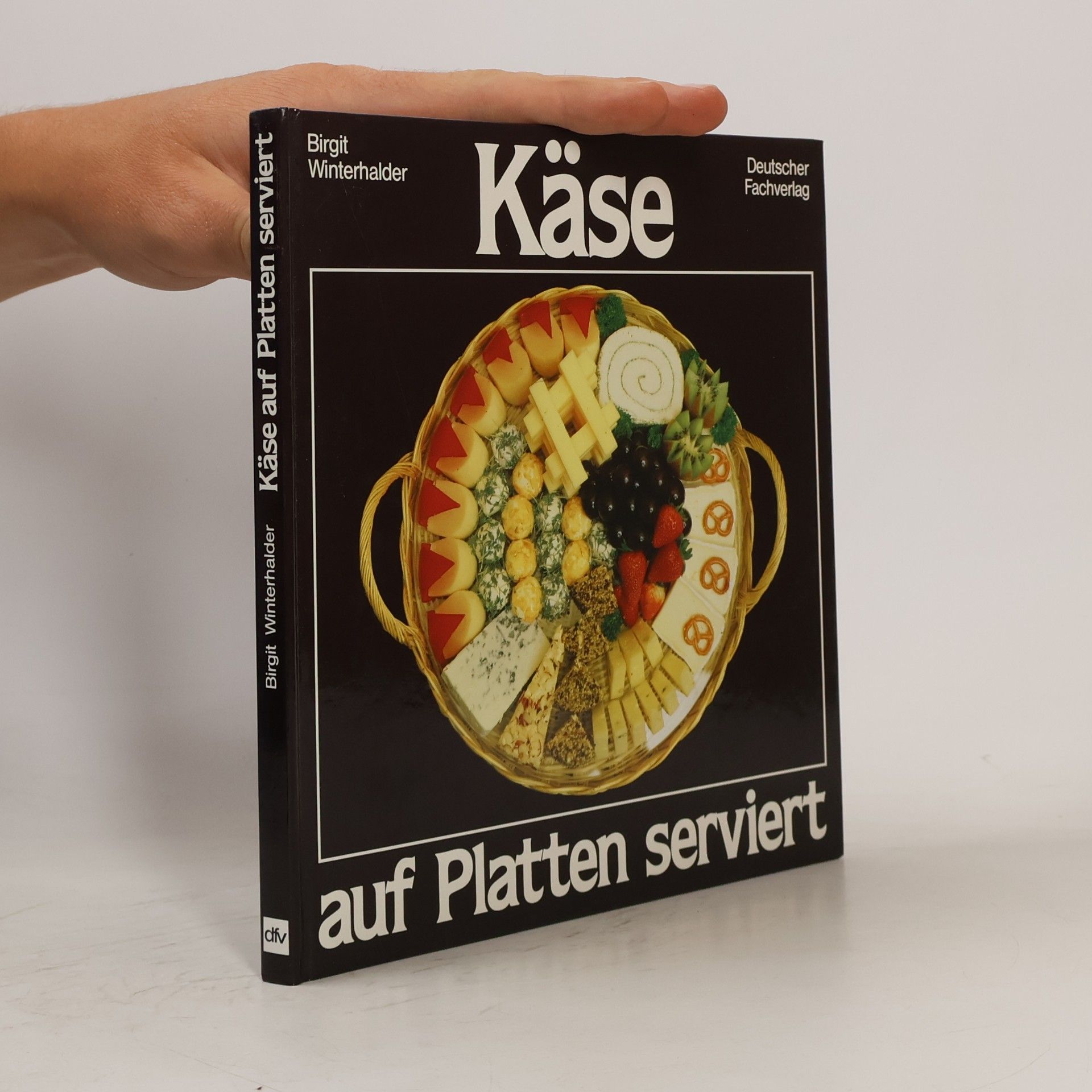 Birgit Winterhalder Spee Käse auf Platten serviert