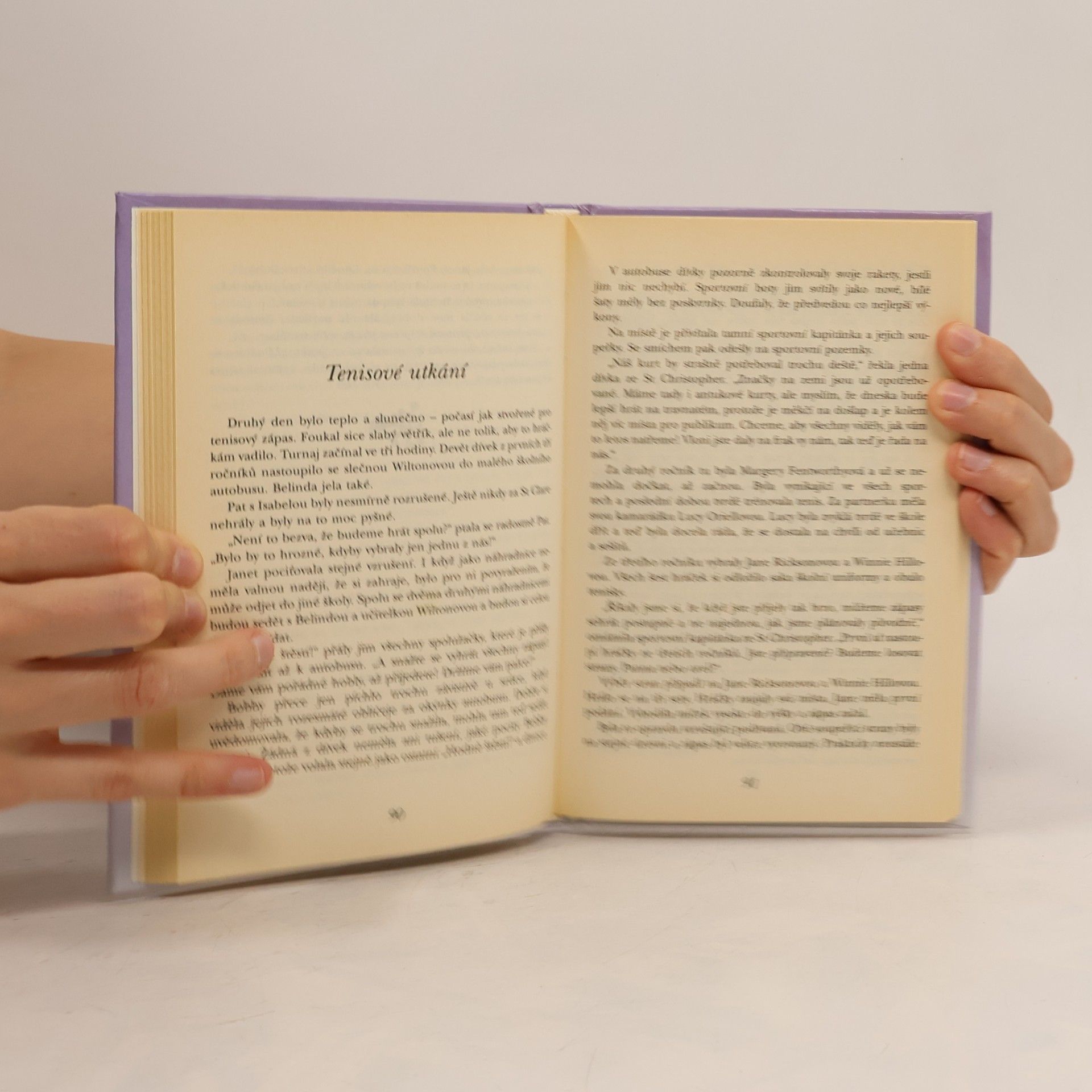 Enid Blyton Dvojčata zpátky ve škole. Třetí ze série příběhů ze školy St. Clare