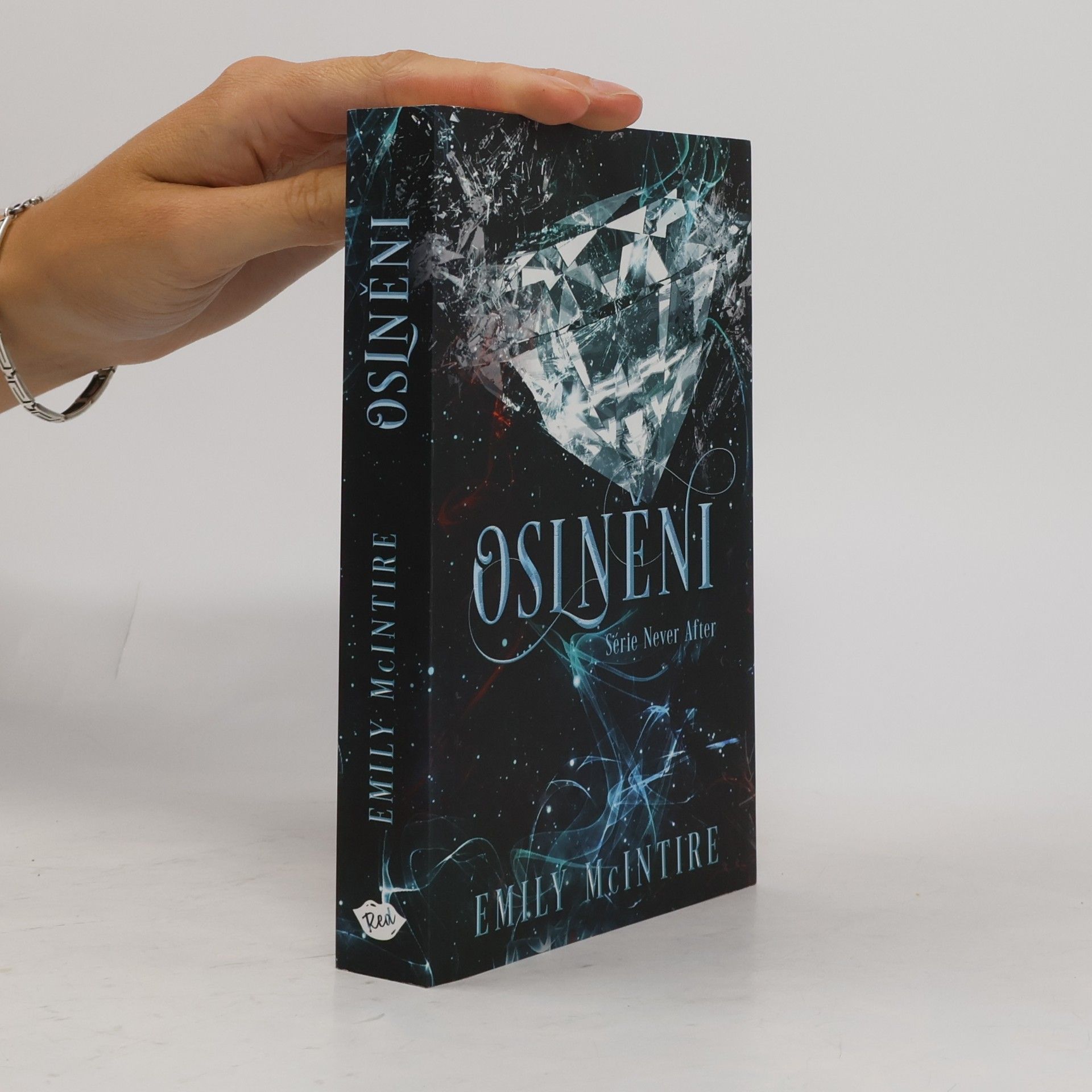 Emily McIntire Oslněni