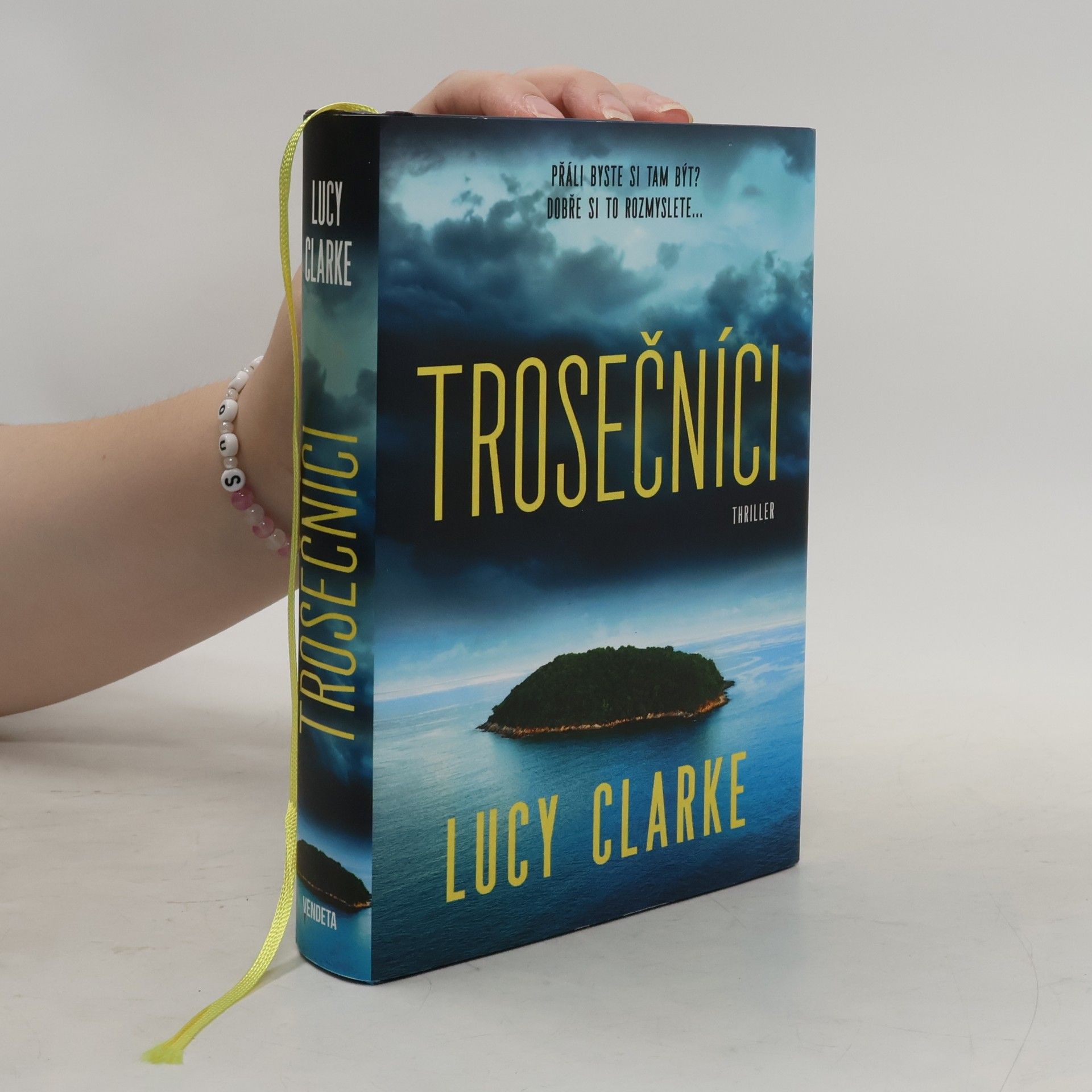 Lucy Clarke Trosečníci