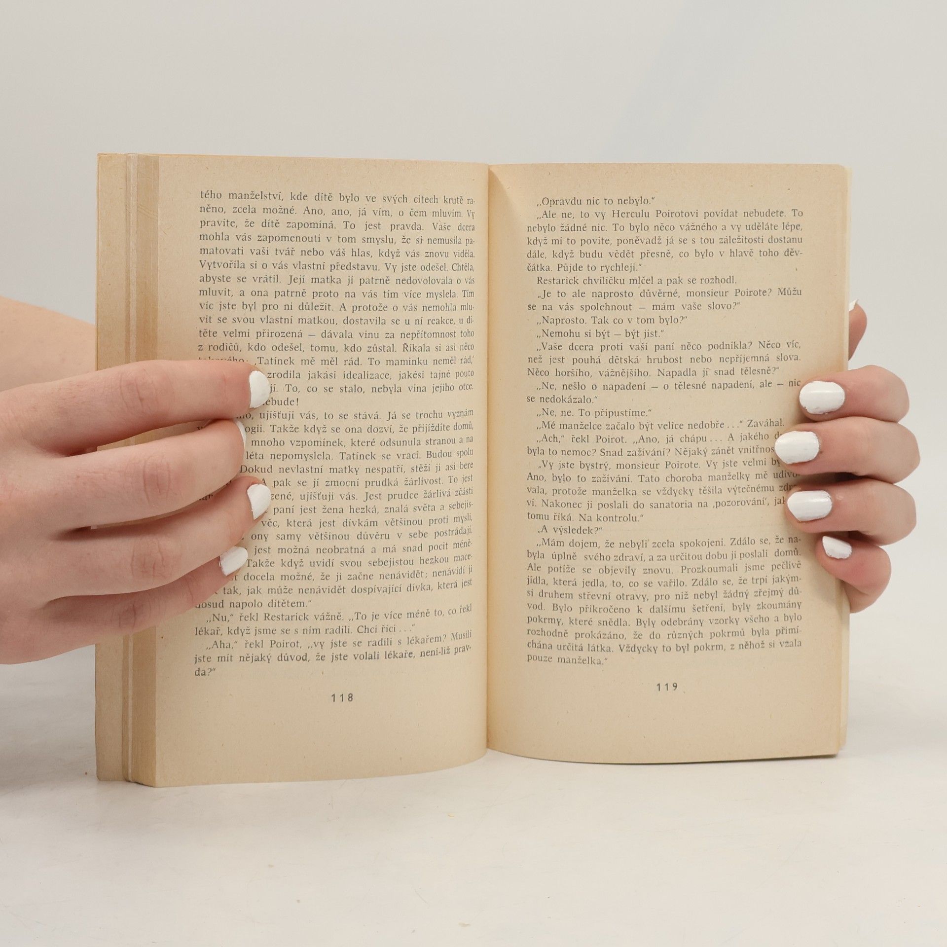Agatha Christie Třetí dívka