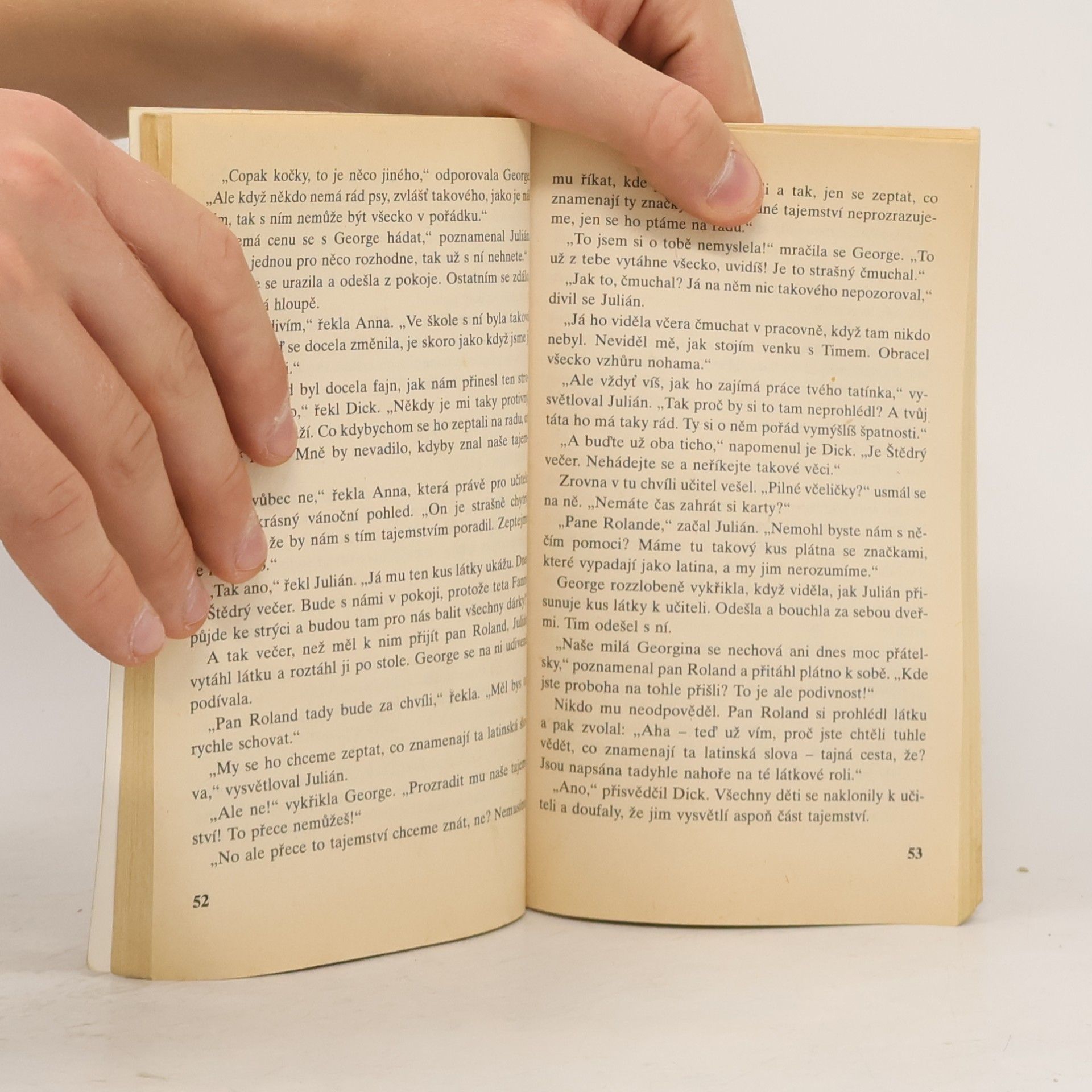 Enid Blyton Správná pětka. Pětka opět v akci