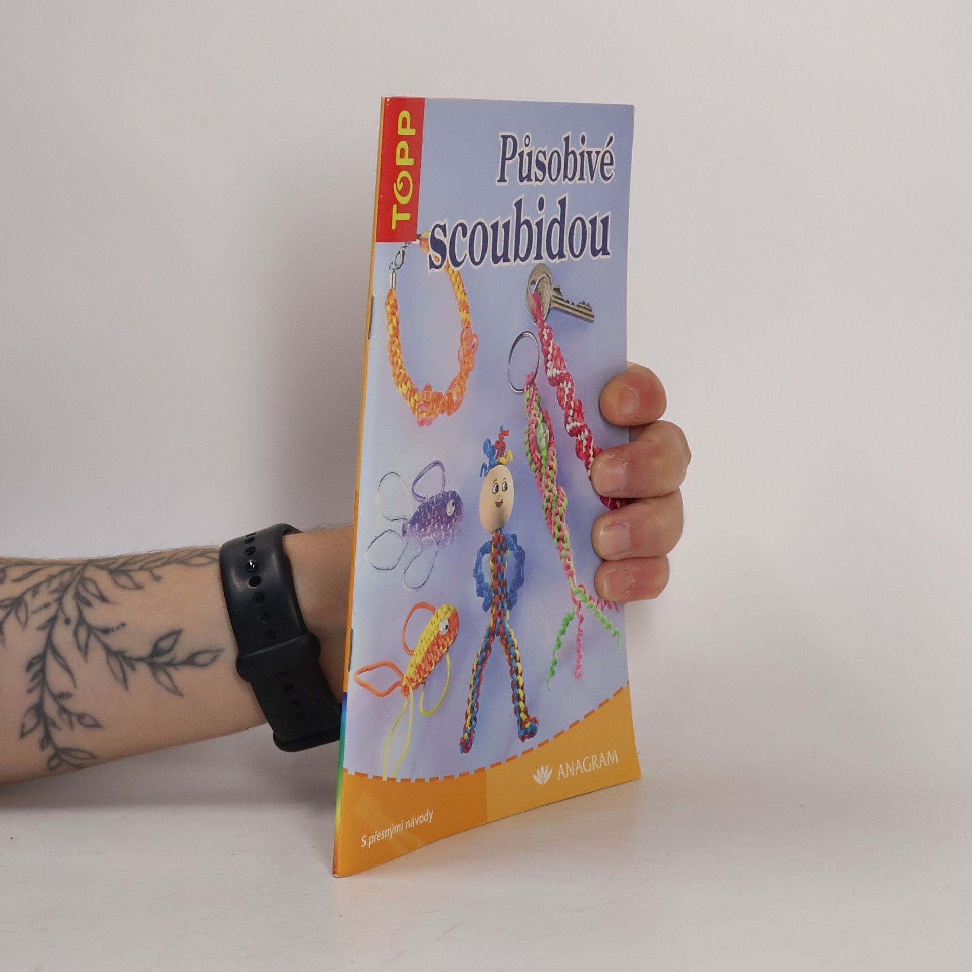 Inge Walz Působivé scoubidou