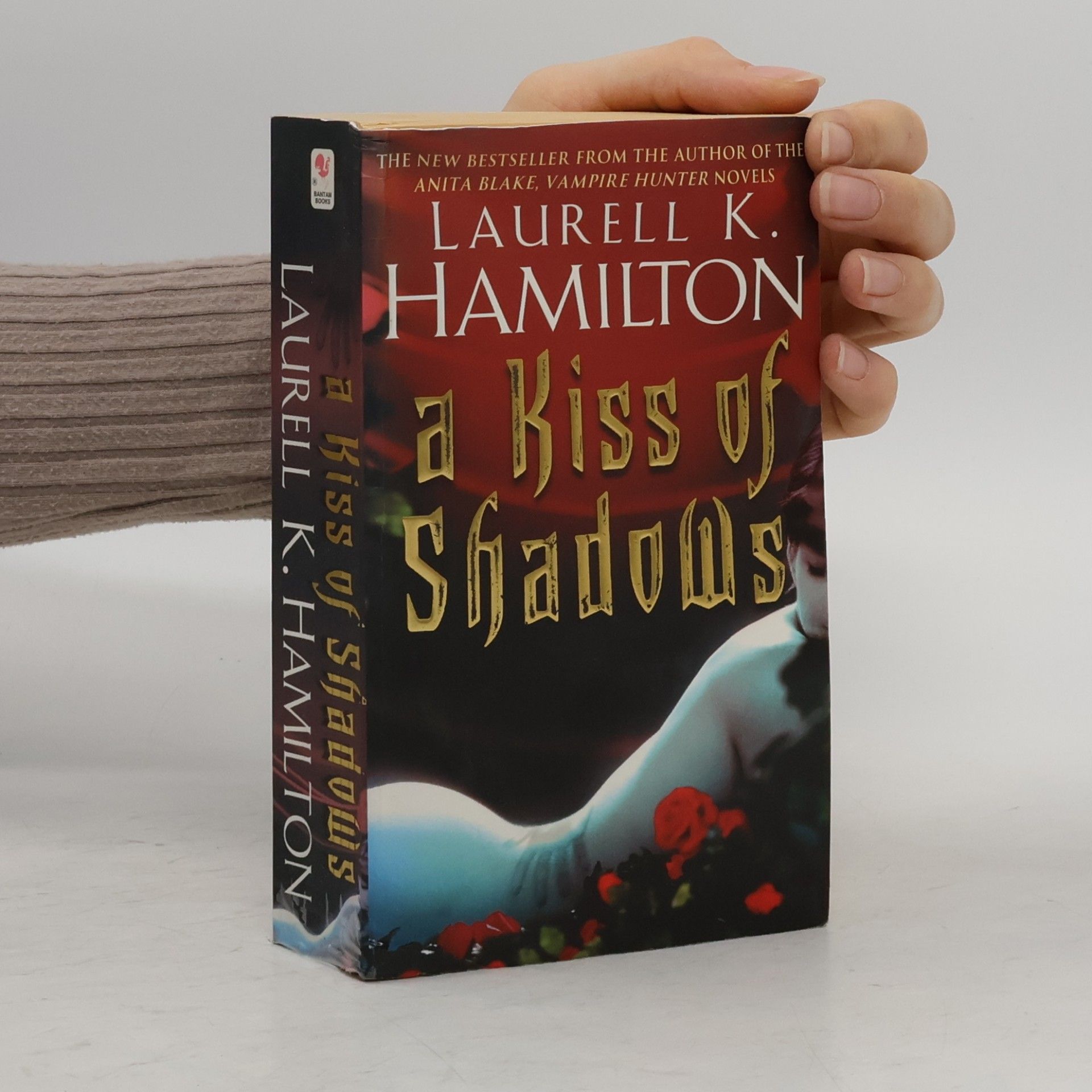 Laurell K. Hamilton A Kiss of Shadows