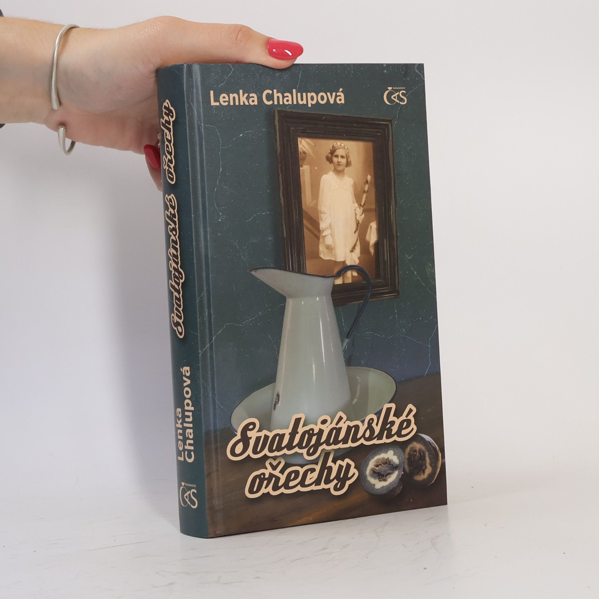 Lenka Chalupová Svatojánské ořechy