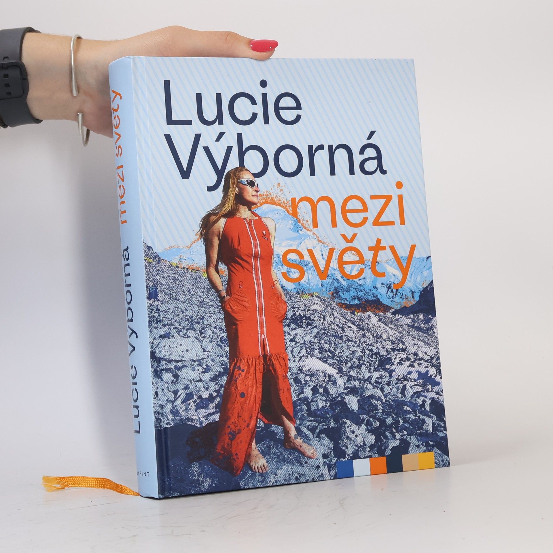 Lucie Výborná Mezi světy