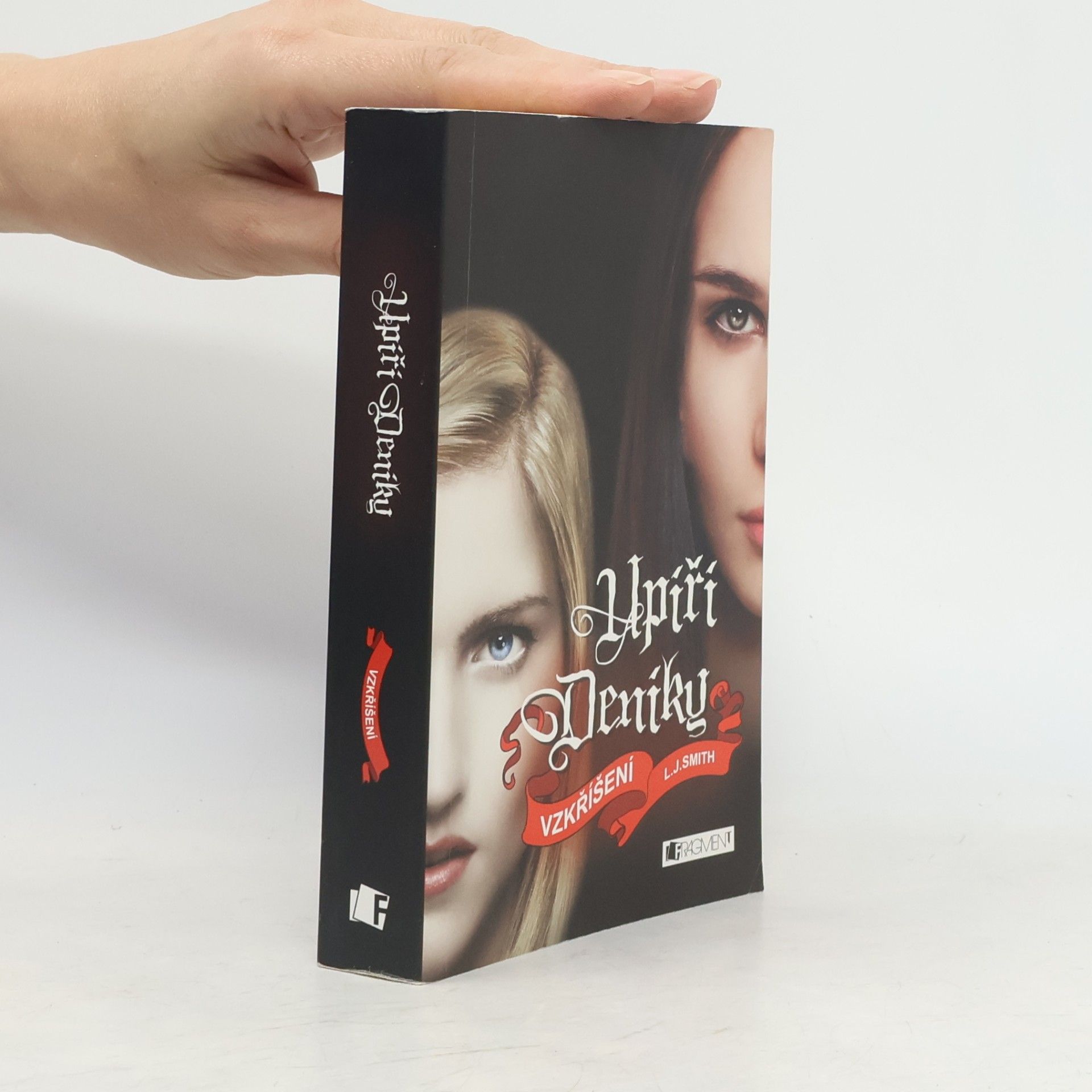 L. J. Smithová  Upíří deníky. Vzkříšení