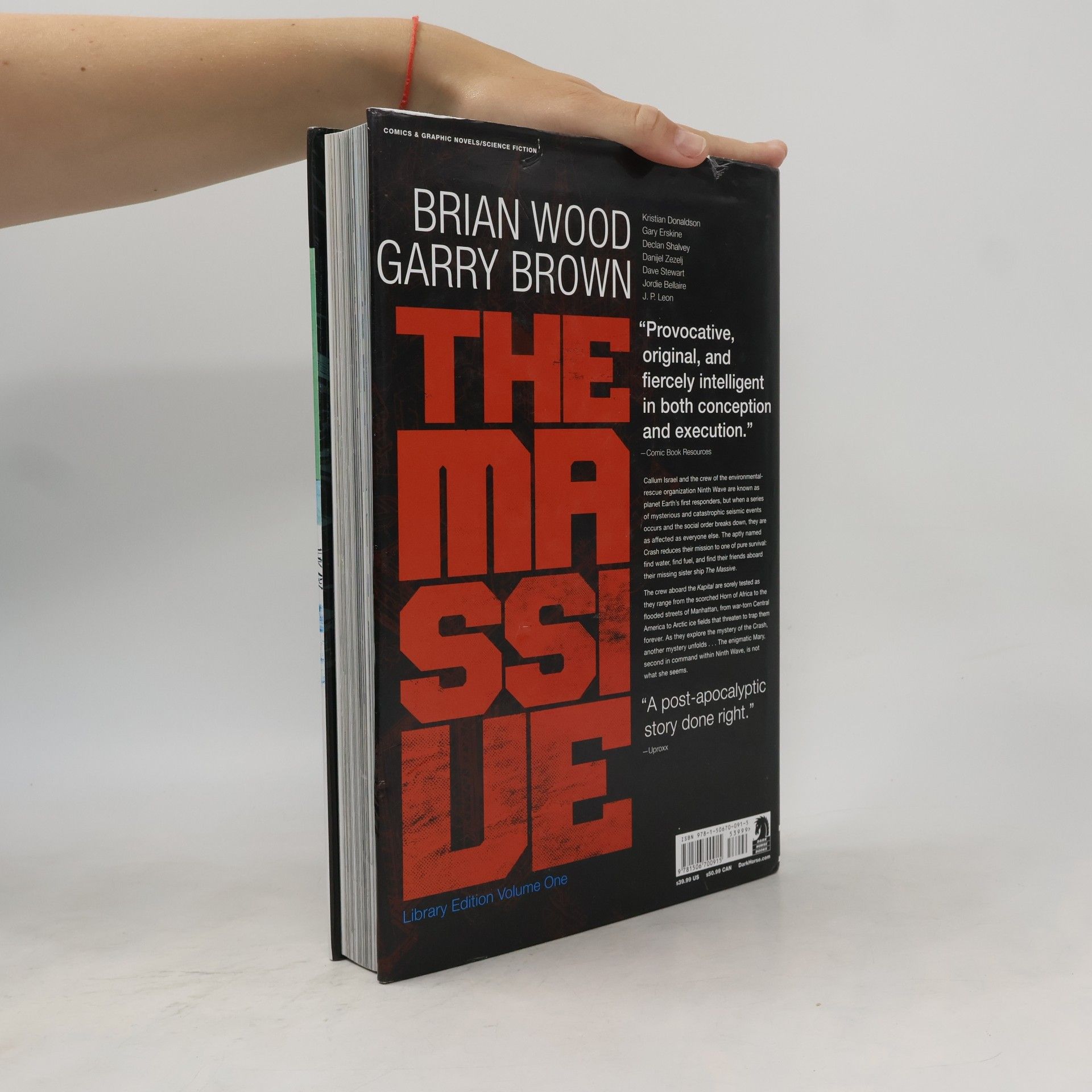 Brian Wood Library Edition - 1: The Massive