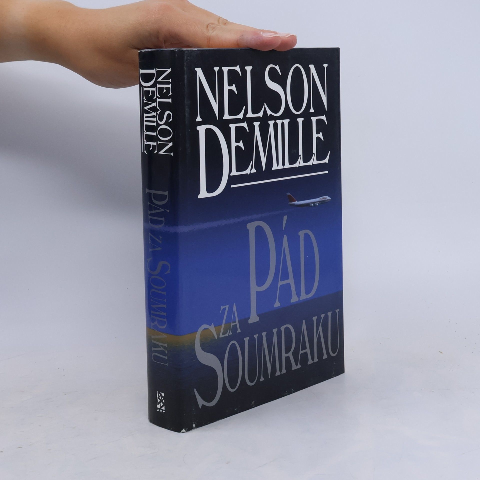 Nelson Richard DeMille Pád za soumraku