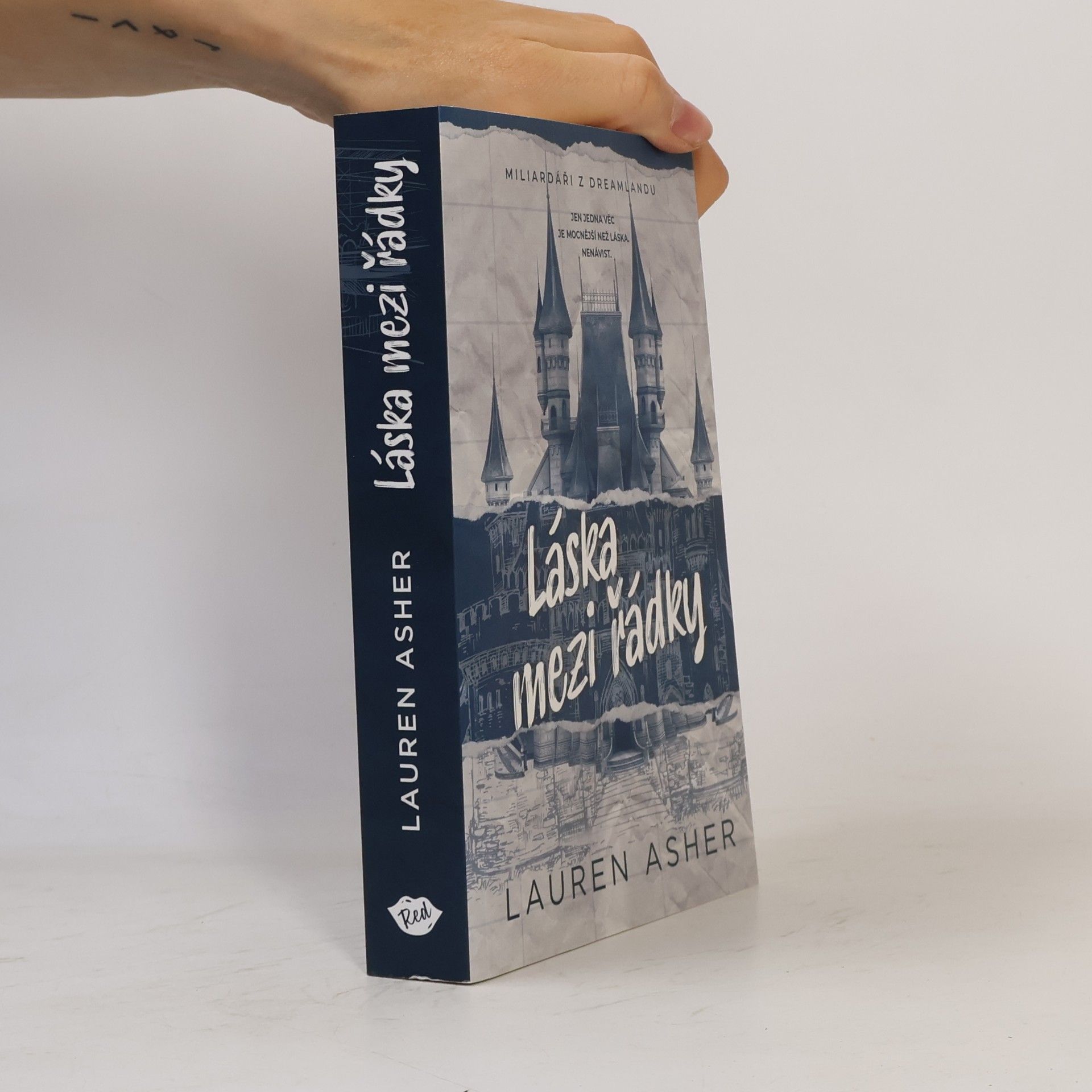 Lauren Asher Láska mezi řádky