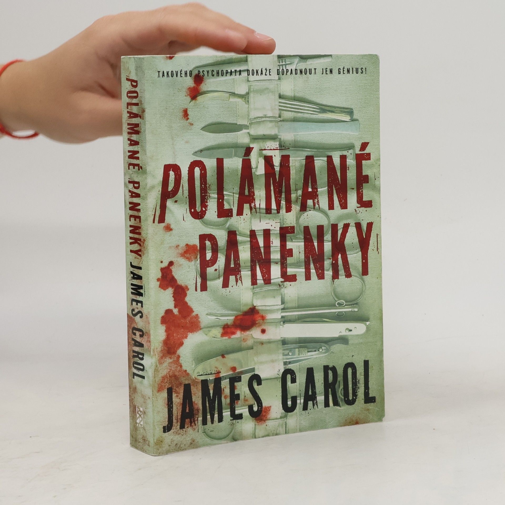 James Carol Polámané panenky