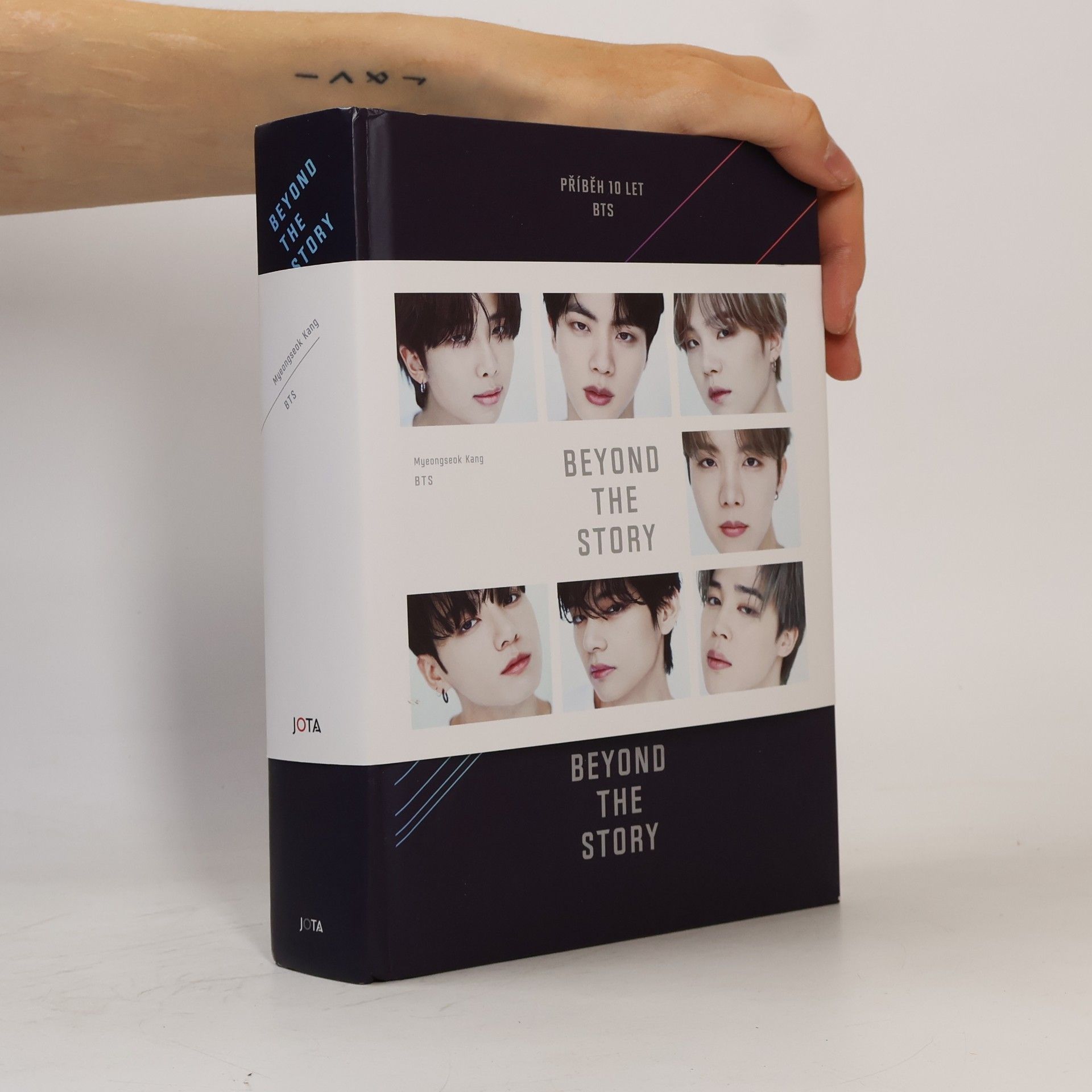 Beyond the Story. Příběh 10 let BTS