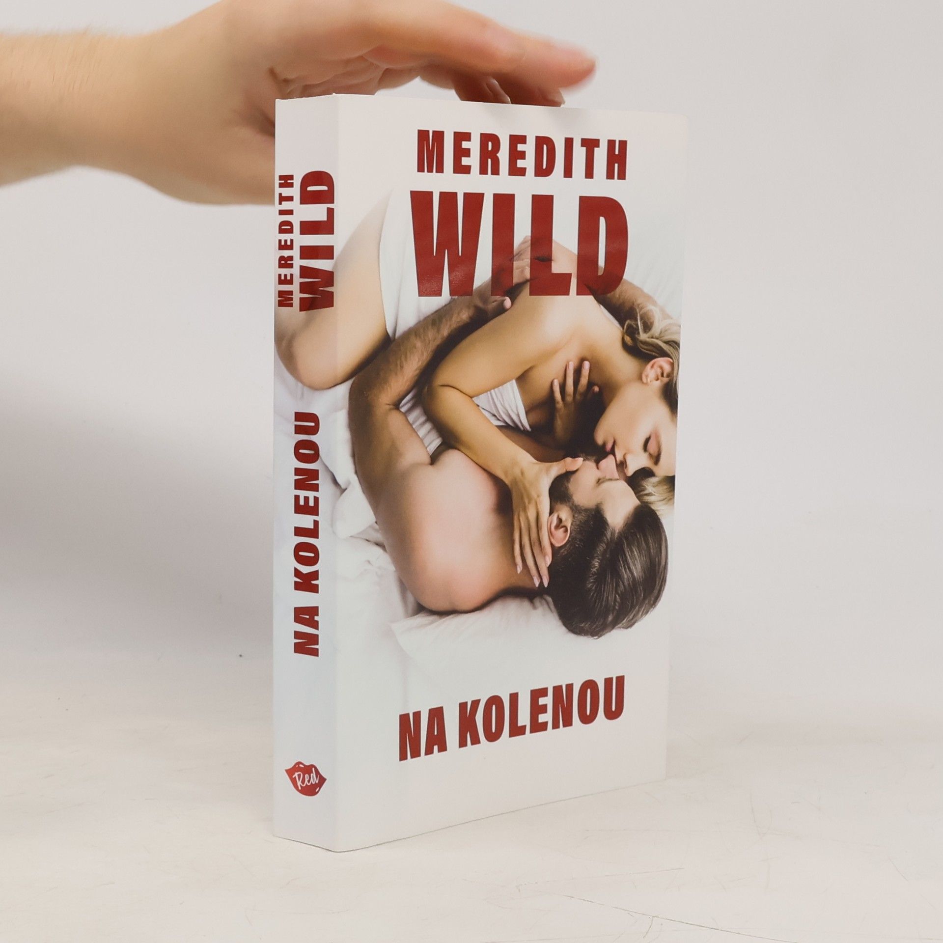 Meredith Wild Na kolenou