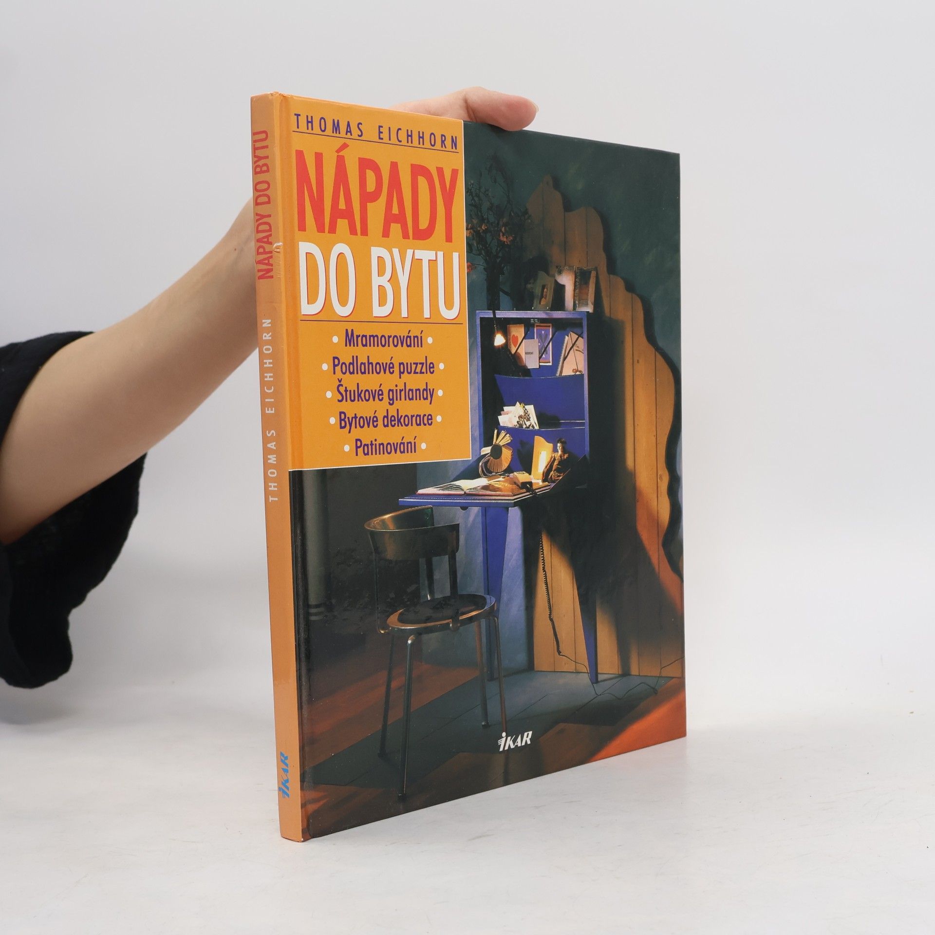 Thomas Eichhorn Nápady do bytu. Mramorování, podlahové puzzle, štukové girlandy, bytové dekorace, patinování