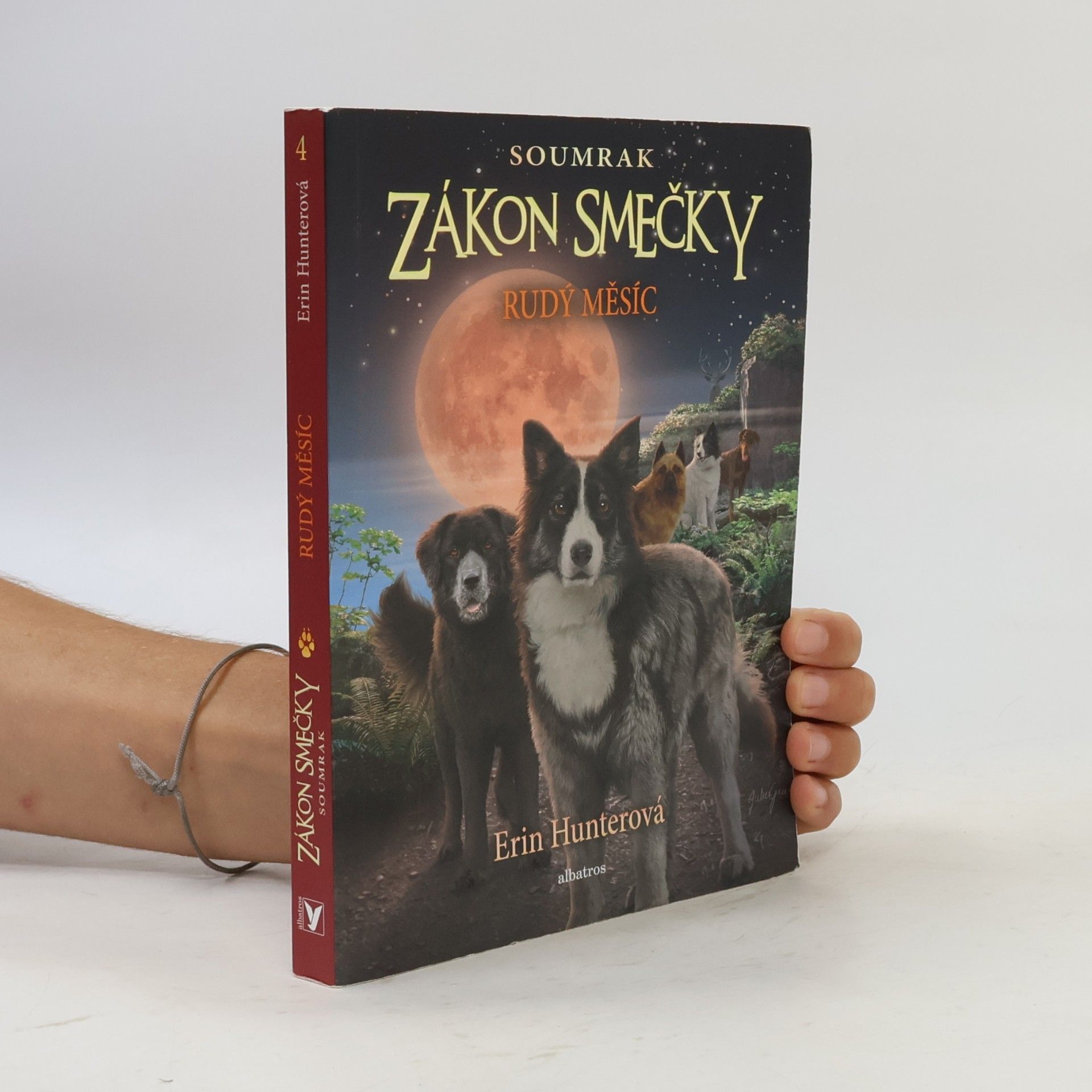 Erin Hunter Rudý měsíc. Zákon smečky