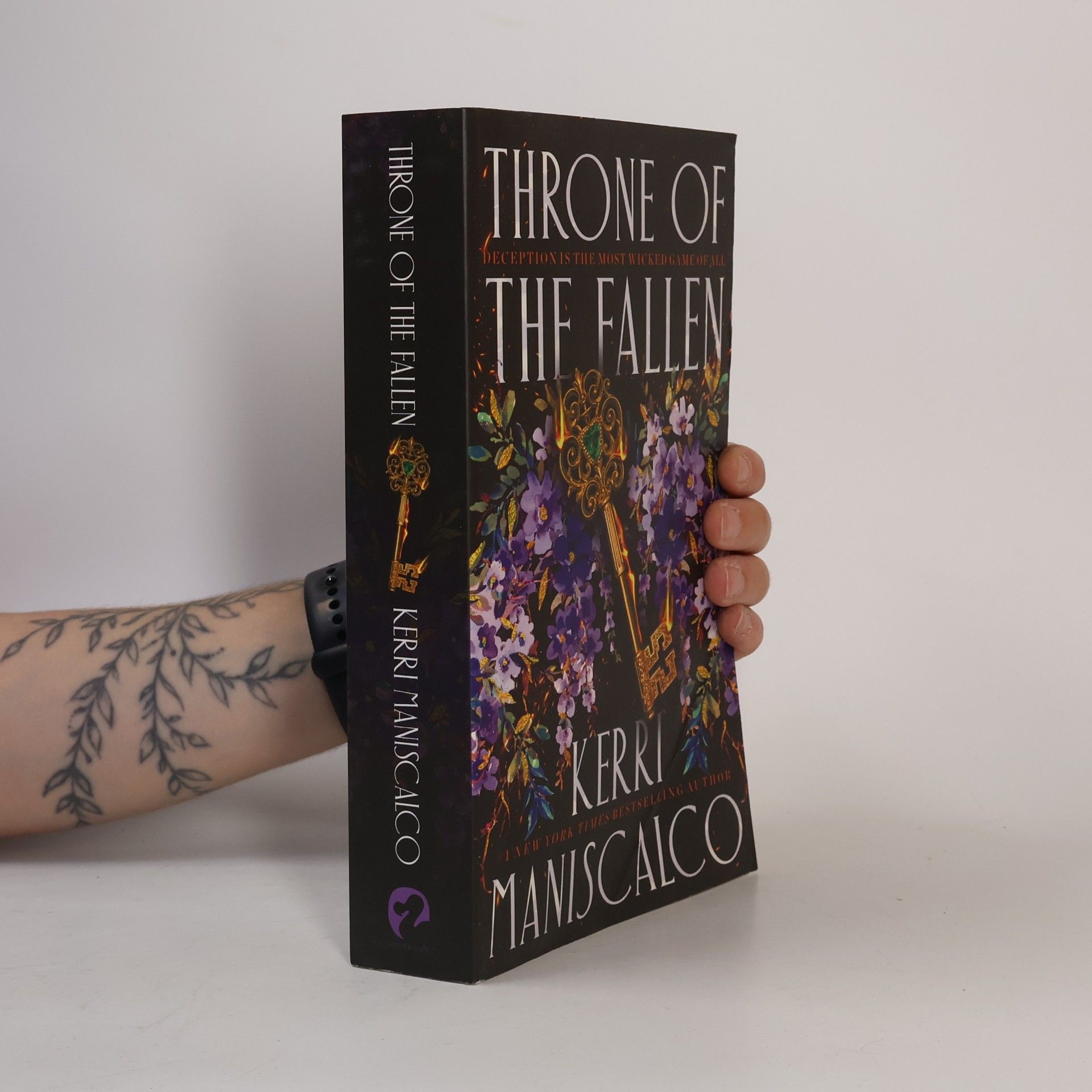 Kerri Maniscalco Throne of the Fallen