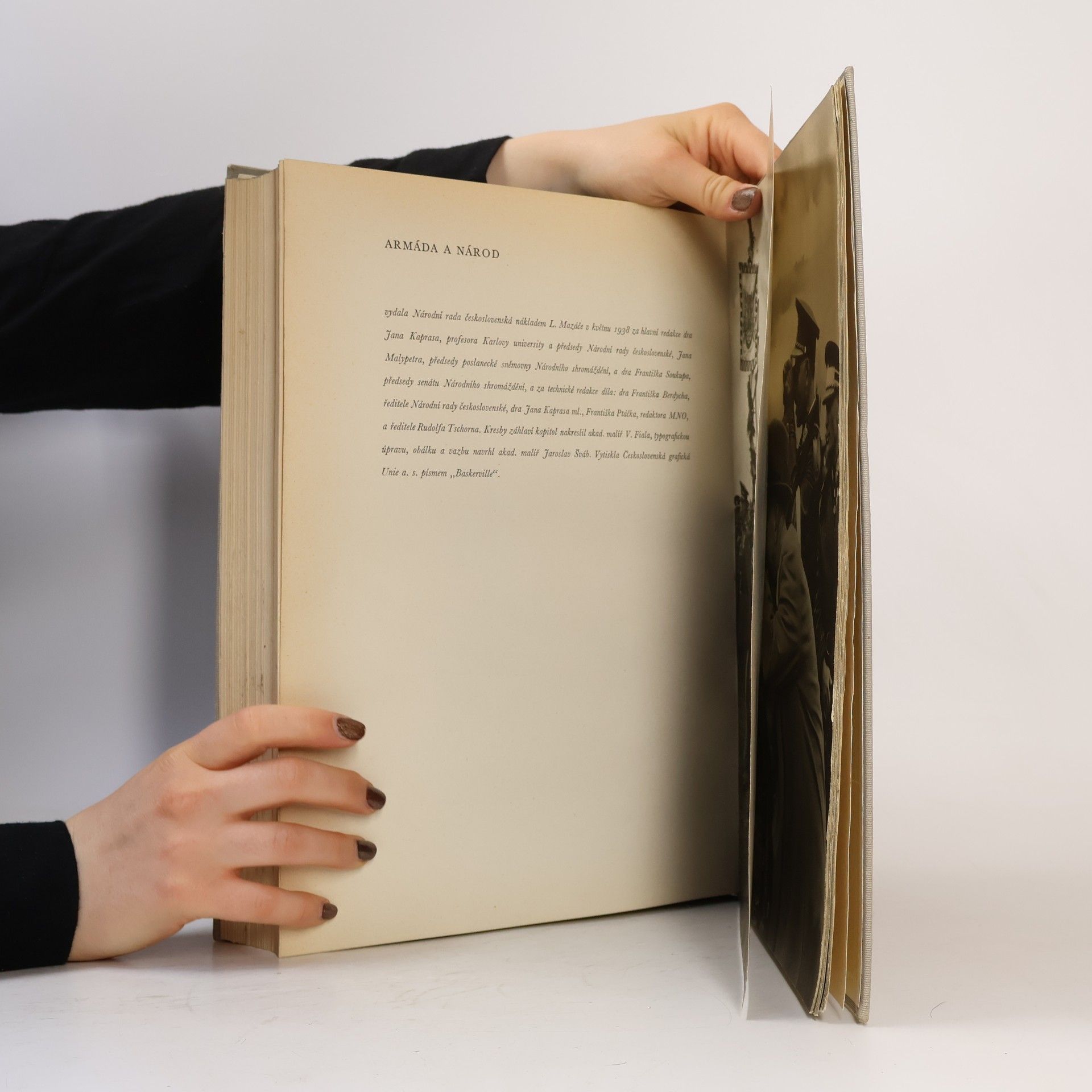 Collectif d'auteurs Armáda a národ