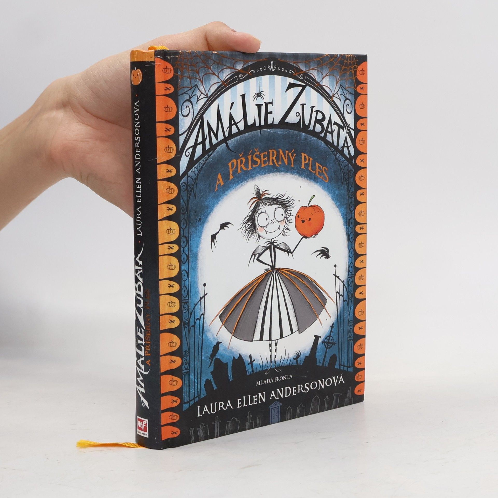 Laura Ellen Anderson Amálie Zubatá a příšerný ples