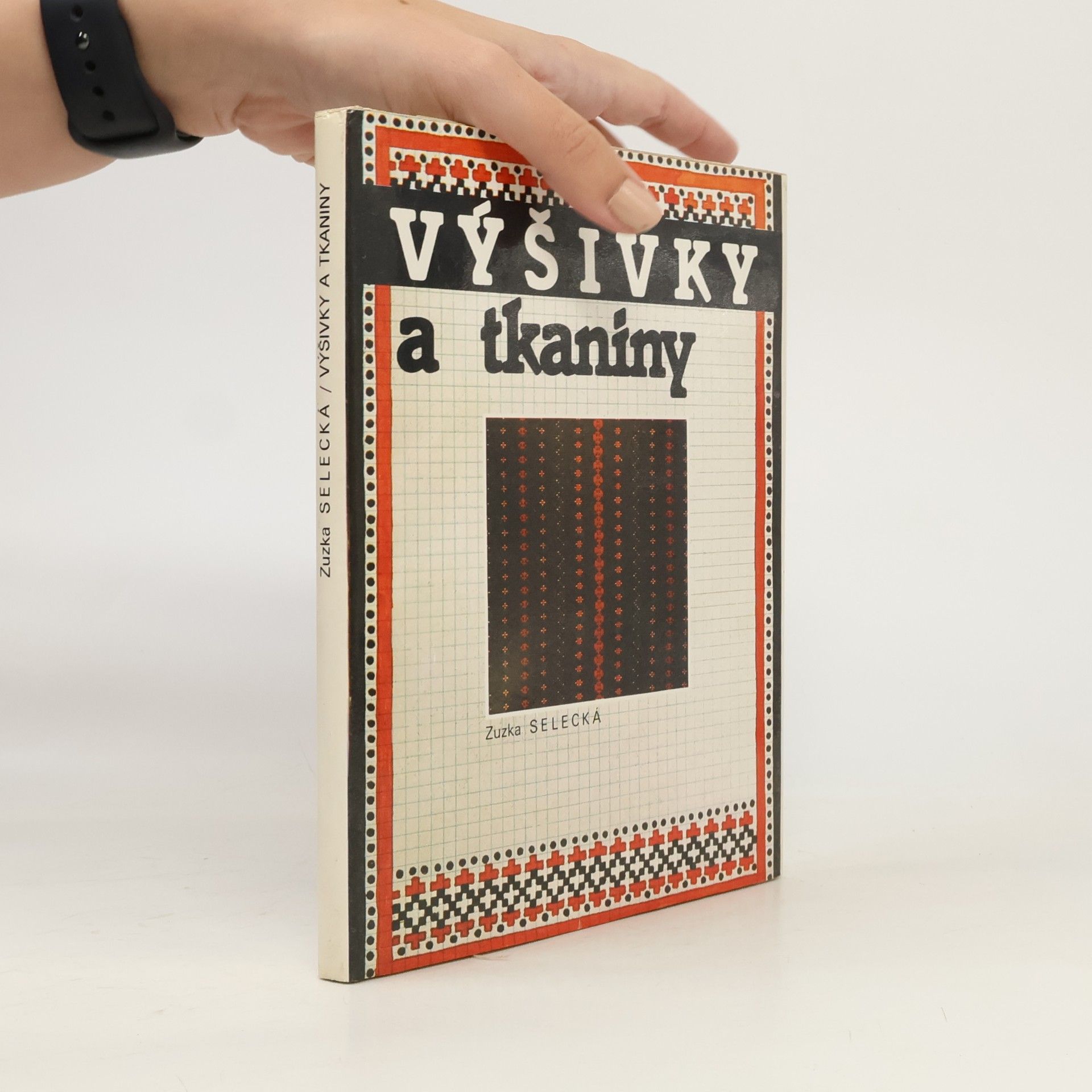 Zuzka Selecká Výšivky a tkaniny