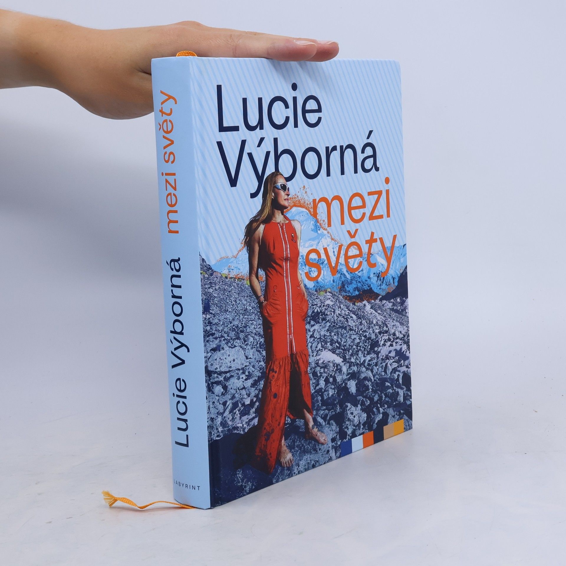 Lucie Výborná Mezi světy