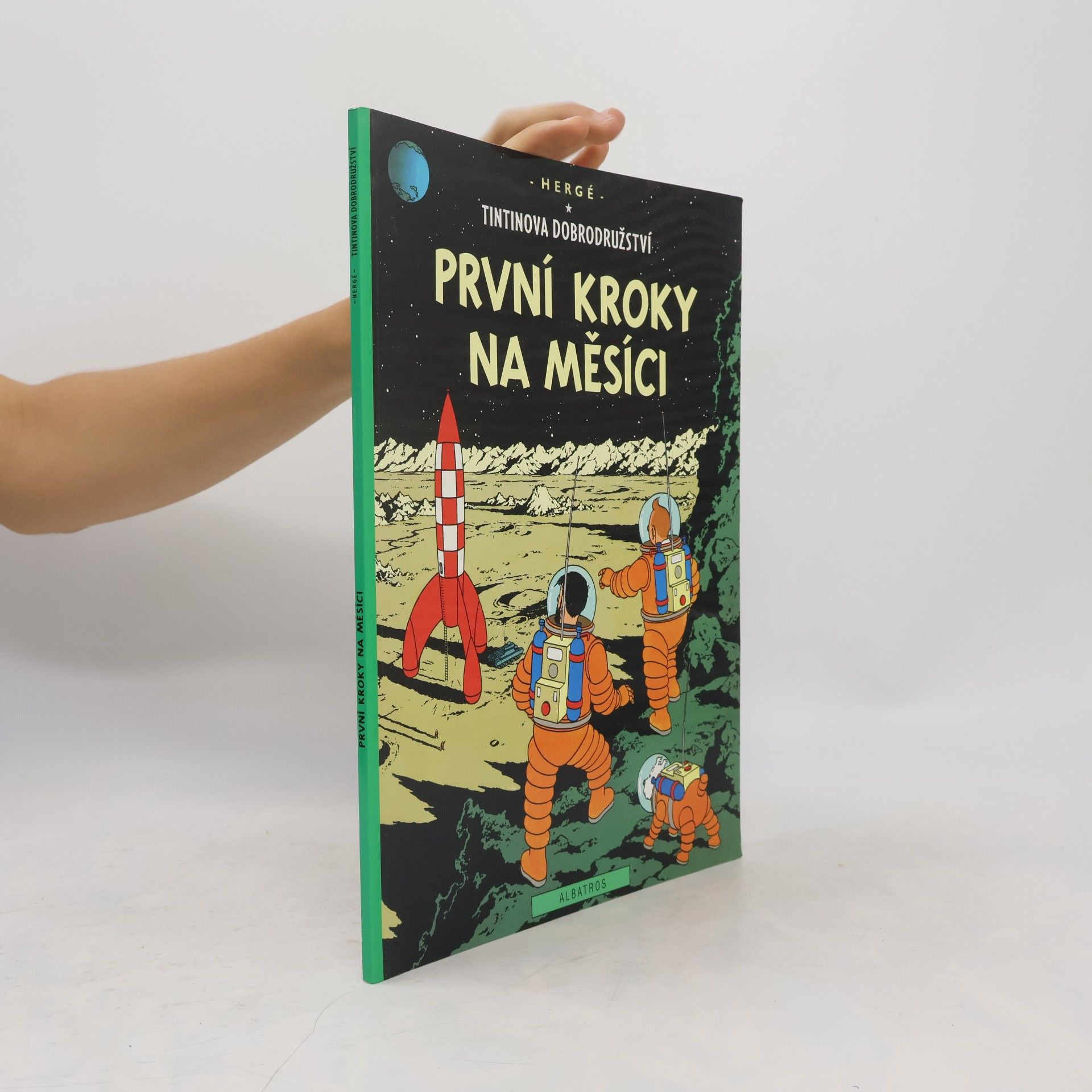 Hergé Tintinova dobrodružství 17. První kroky na Měsíci