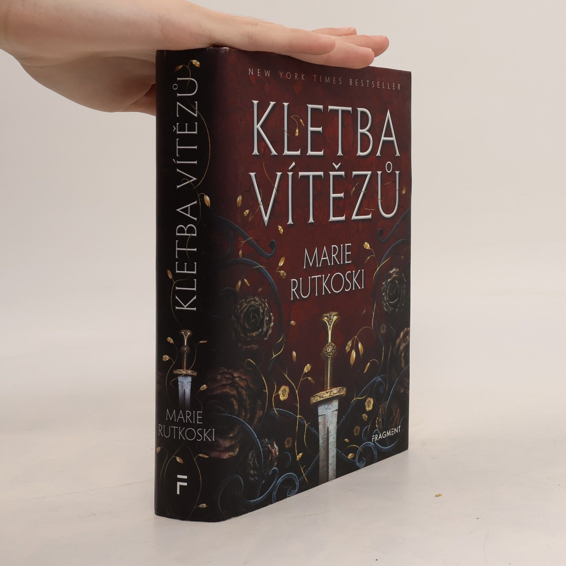 Marie Rutkoski Kletba vítězů