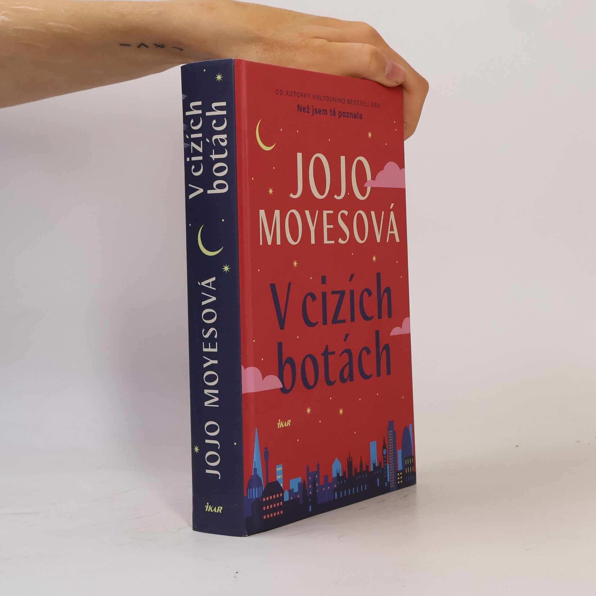 Jojo Moyes V cizích botách