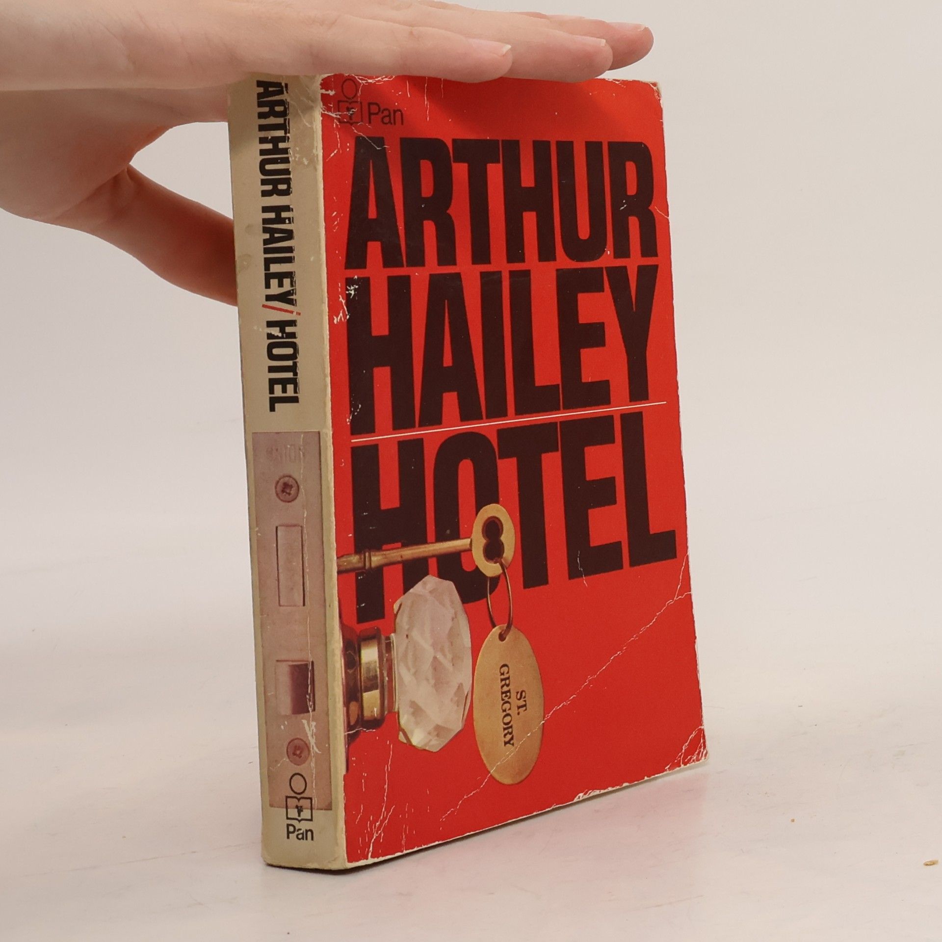Arthur Hailey Hotel